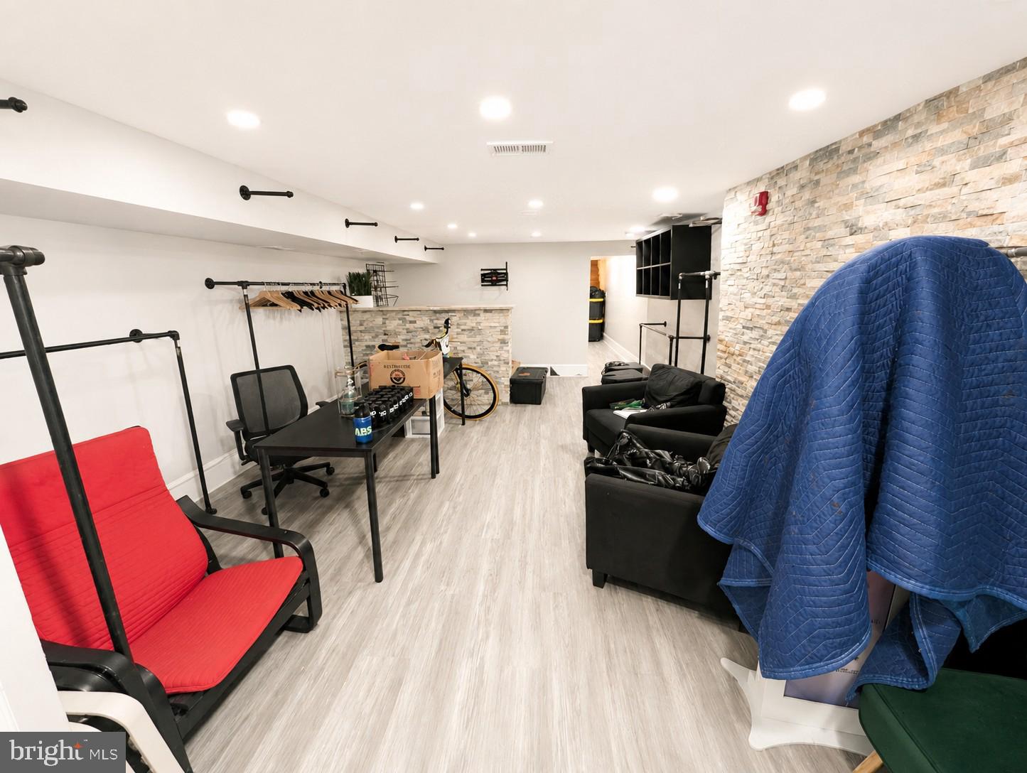 CHARLES VILLAGE - Residential Income