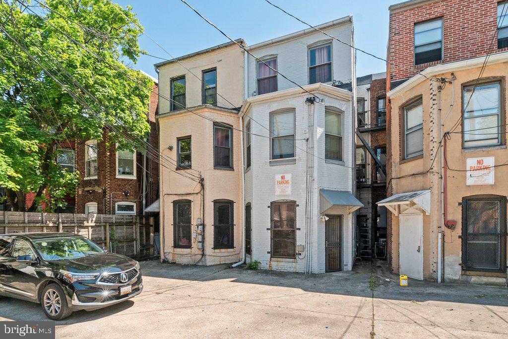 CHARLES VILLAGE - Residential Income