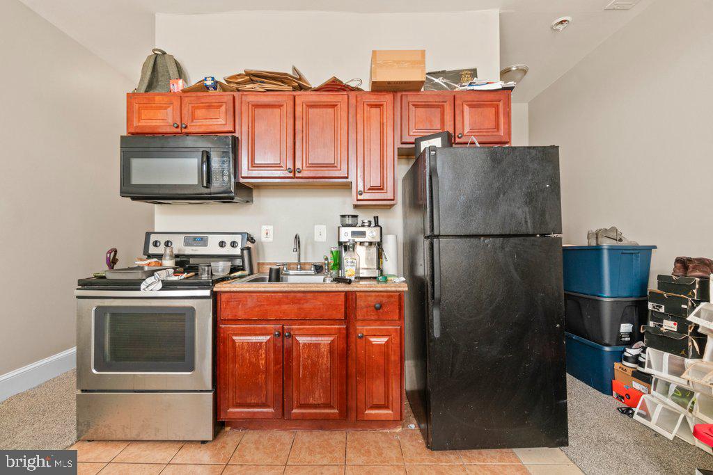CHARLES VILLAGE - Residential Income