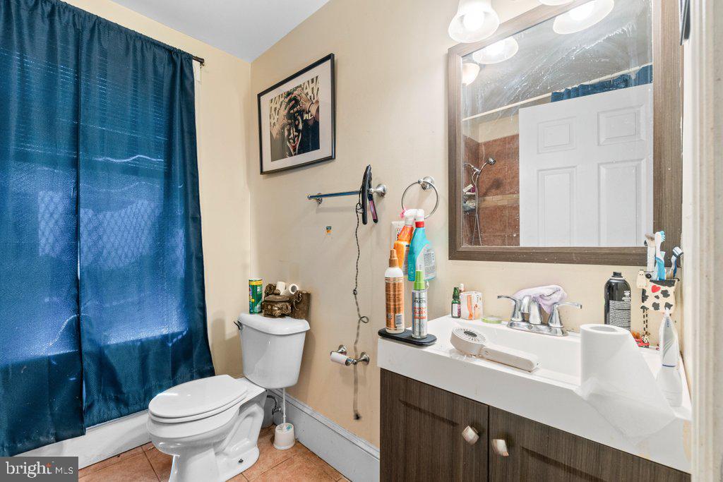 CHARLES VILLAGE - Residential Income