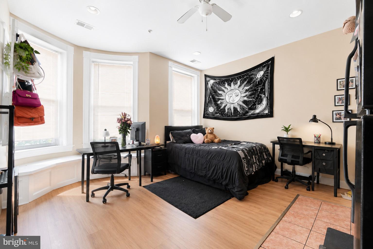 CHARLES VILLAGE - Residential Income