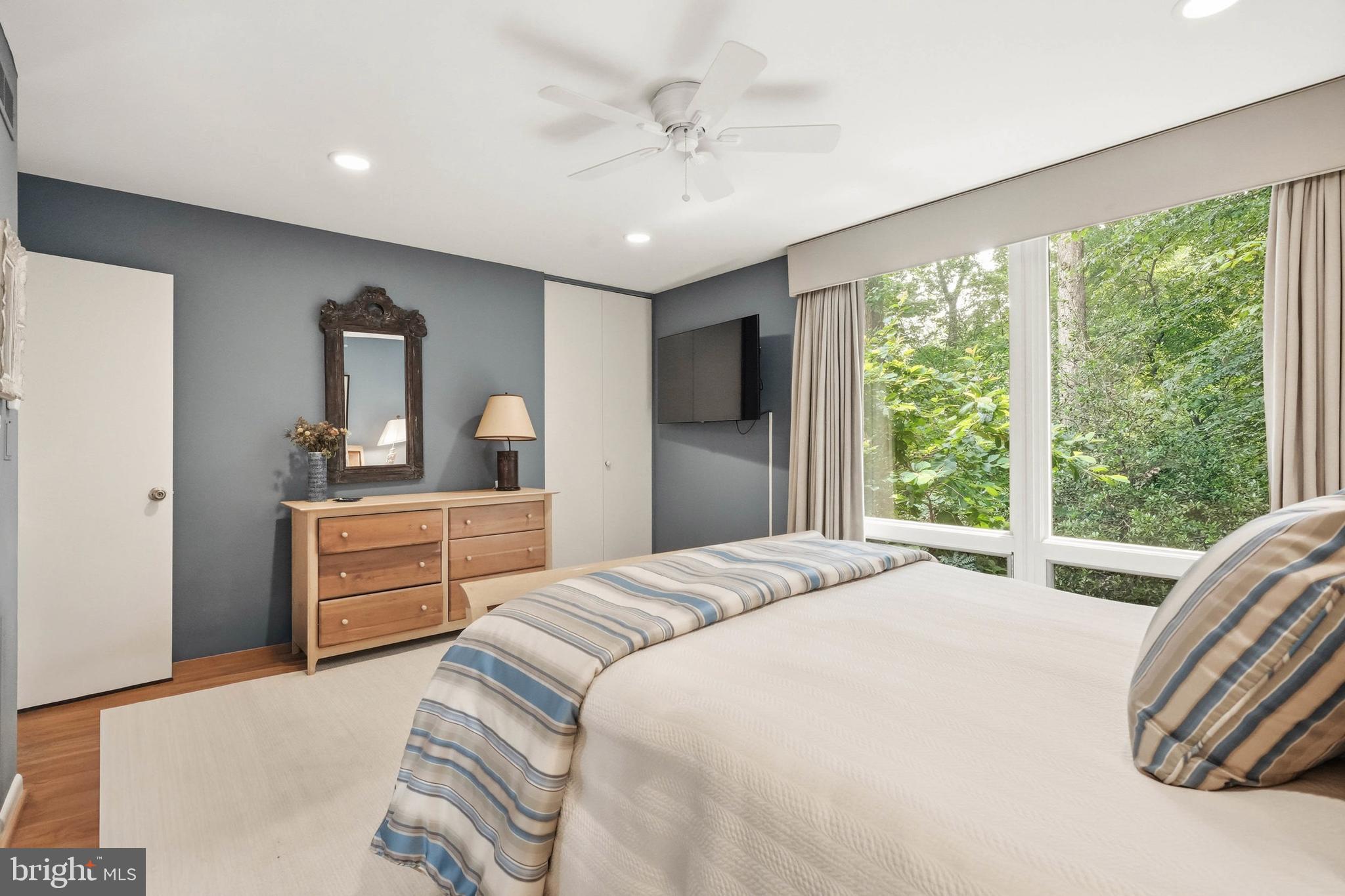 LONGFELLOW - Residential