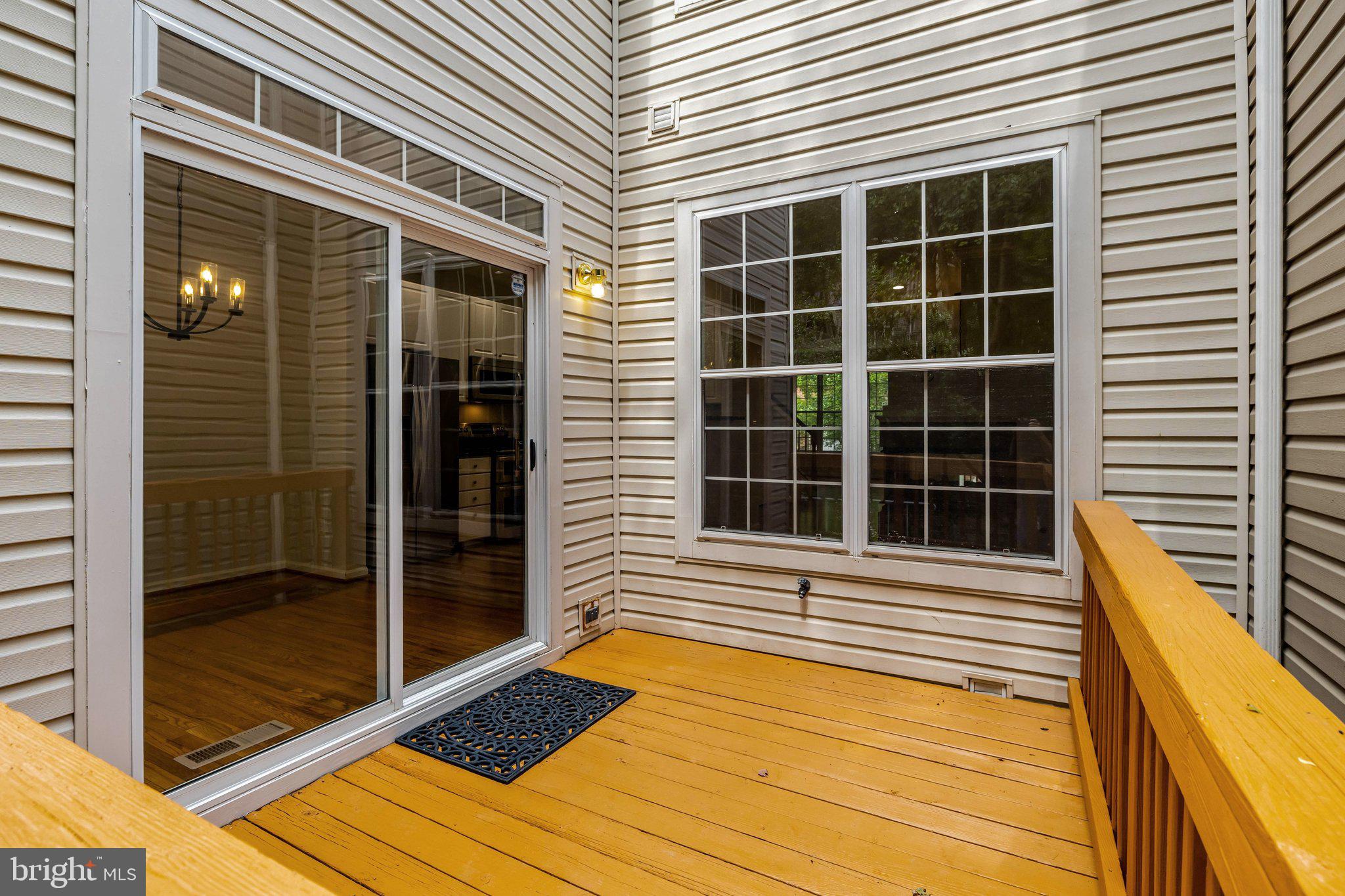 RESTON - Residential