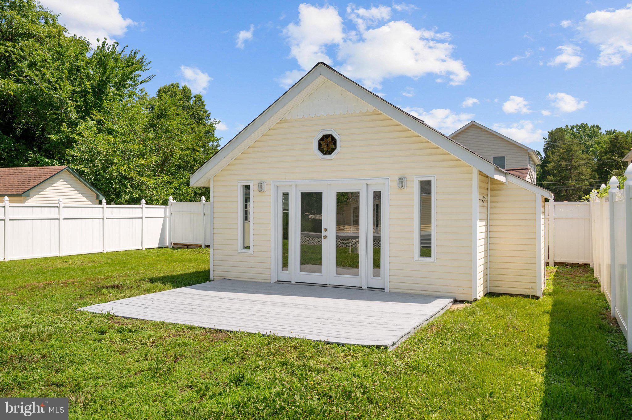 FRANKLIN MANOR BEACH - Residential