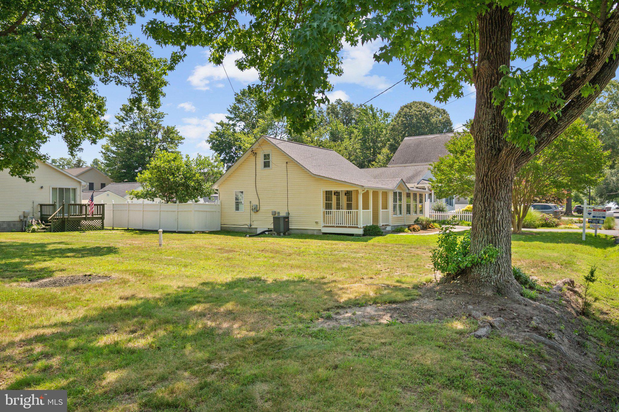 FRANKLIN MANOR BEACH - Residential