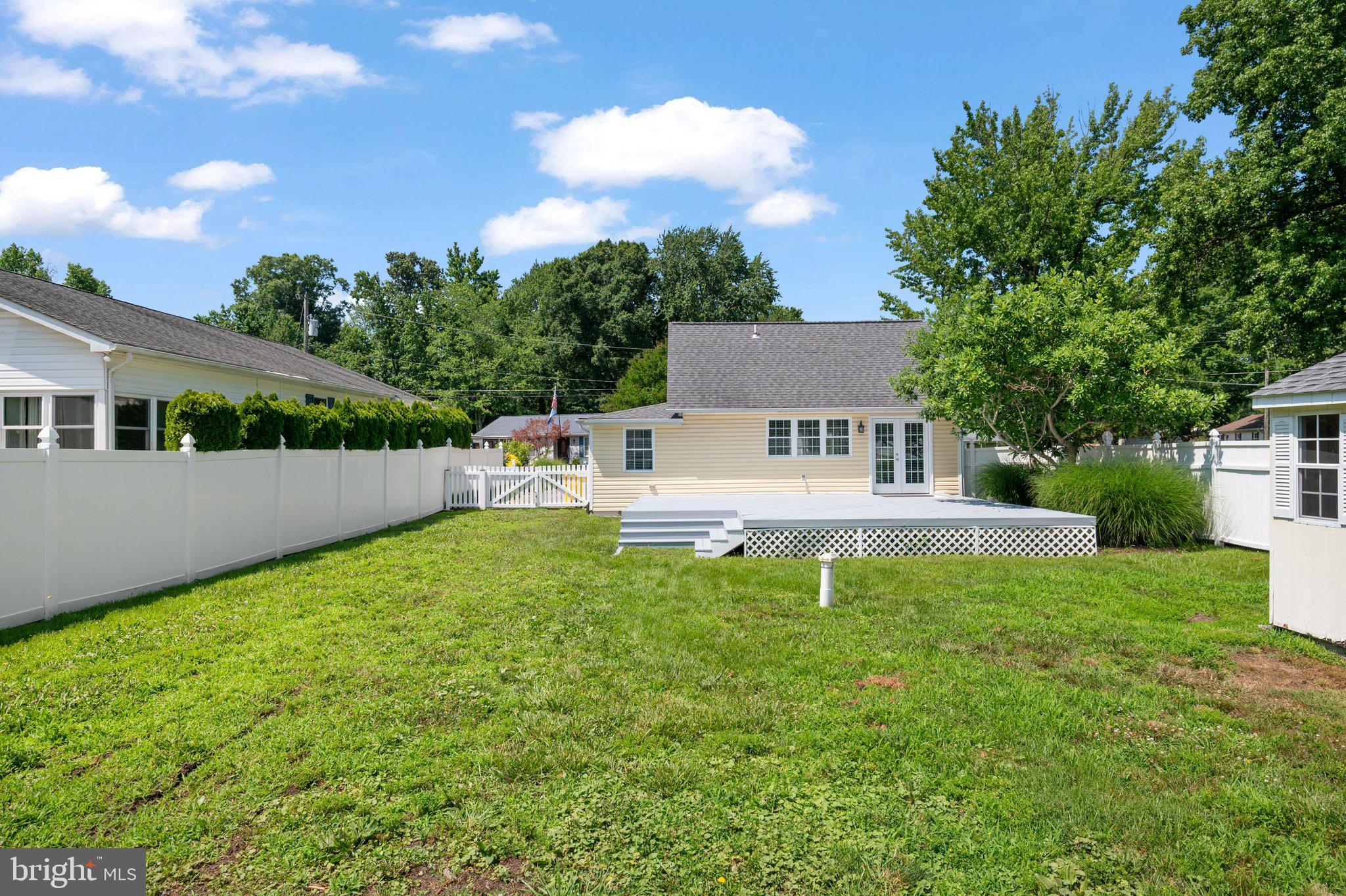 FRANKLIN MANOR BEACH - Residential