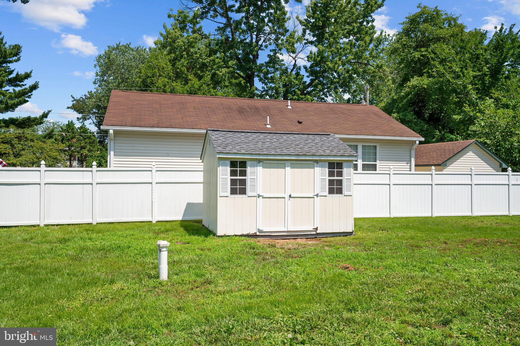 FRANKLIN MANOR BEACH - Residential