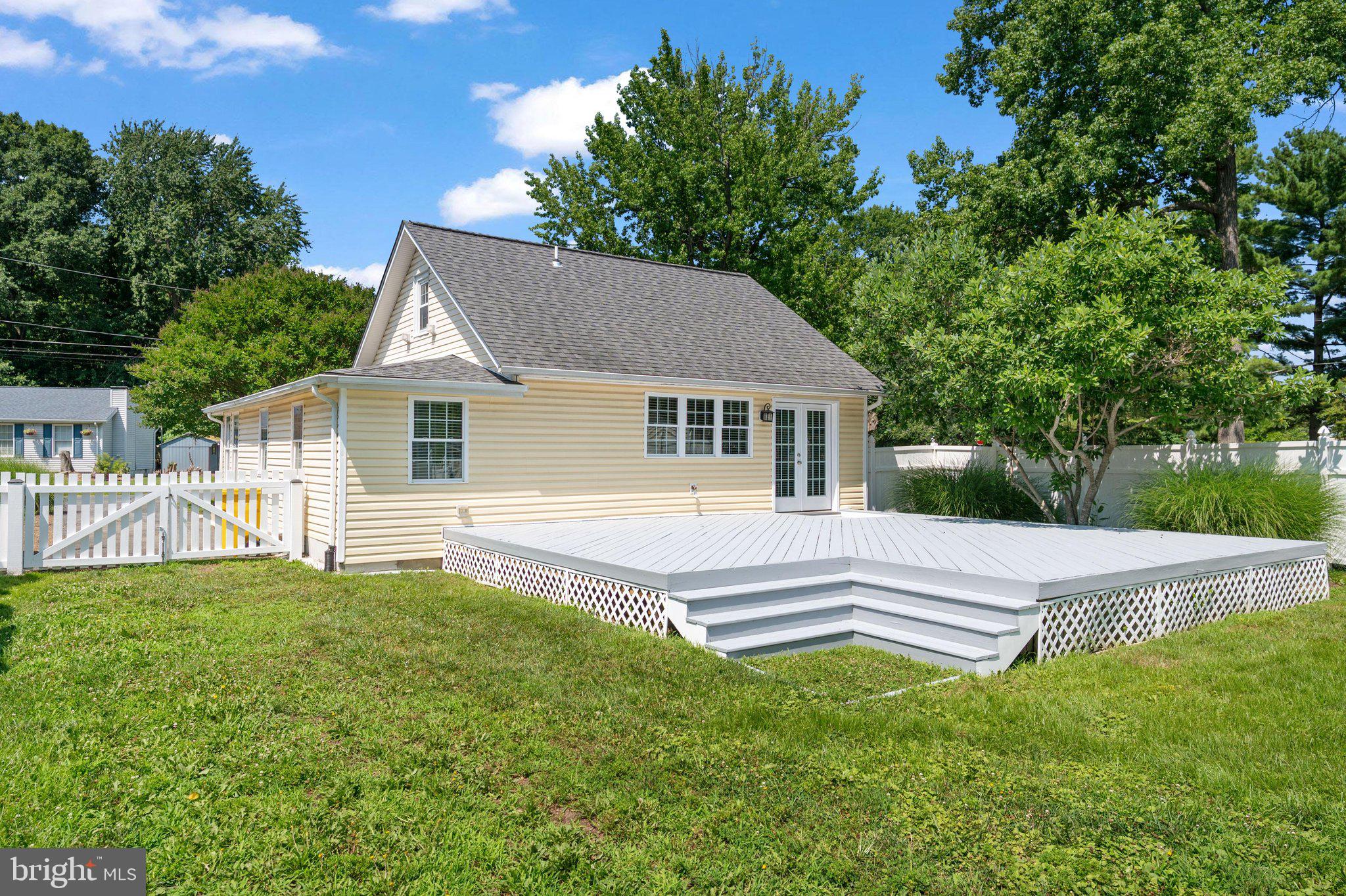 FRANKLIN MANOR BEACH - Residential