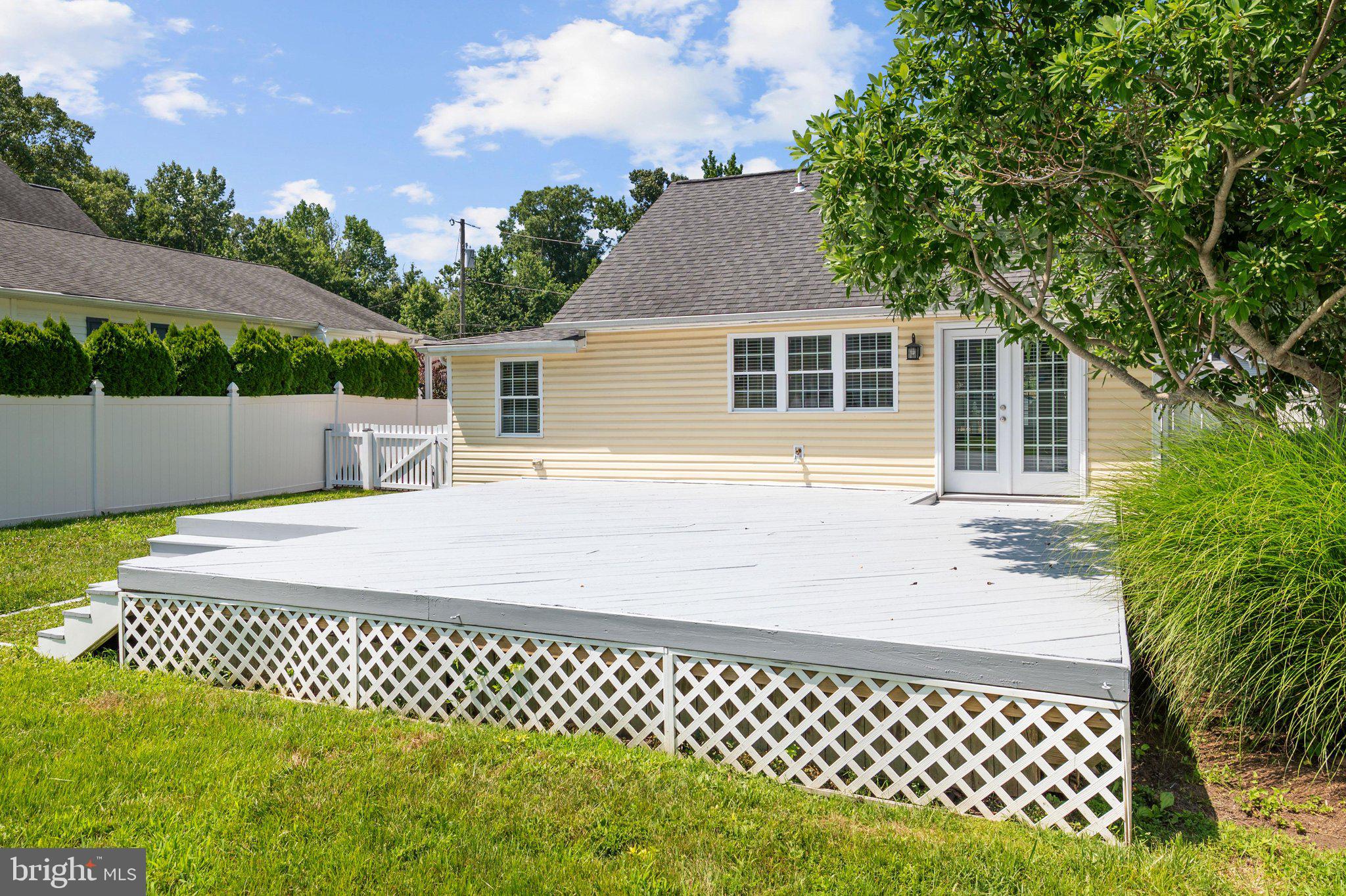 FRANKLIN MANOR BEACH - Residential