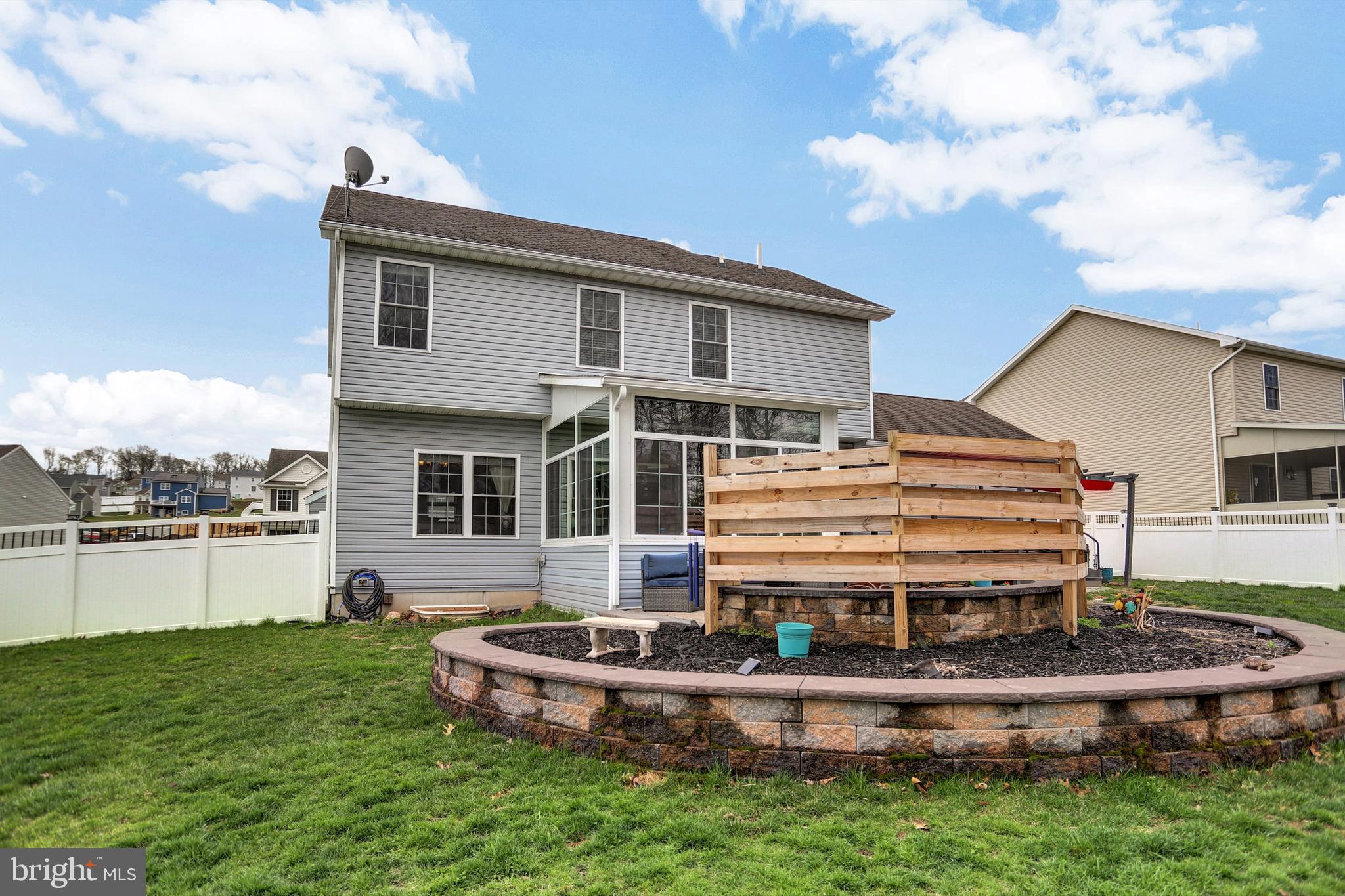 LEXINGTON ESTATES - Residential