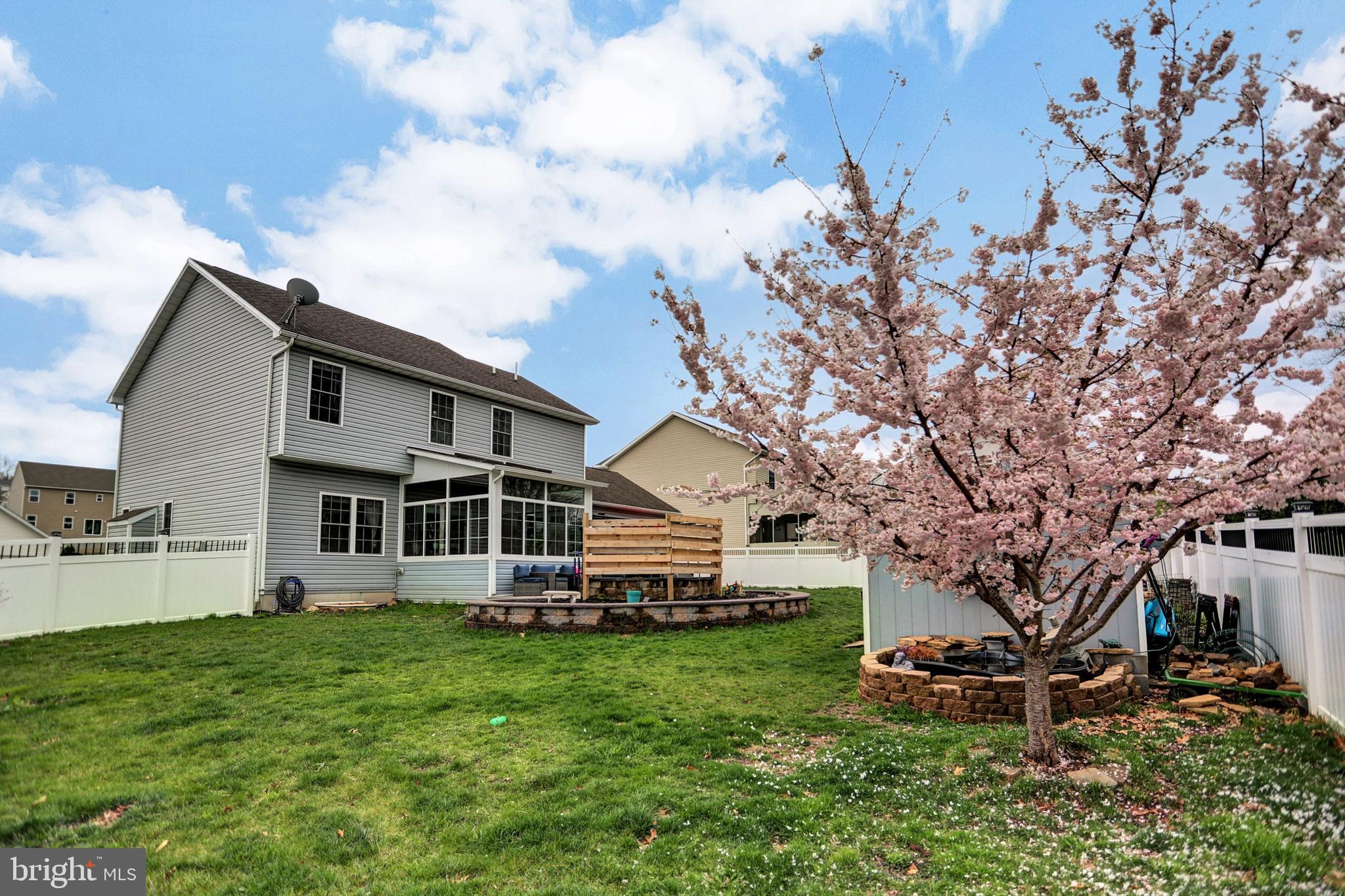 LEXINGTON ESTATES - Residential