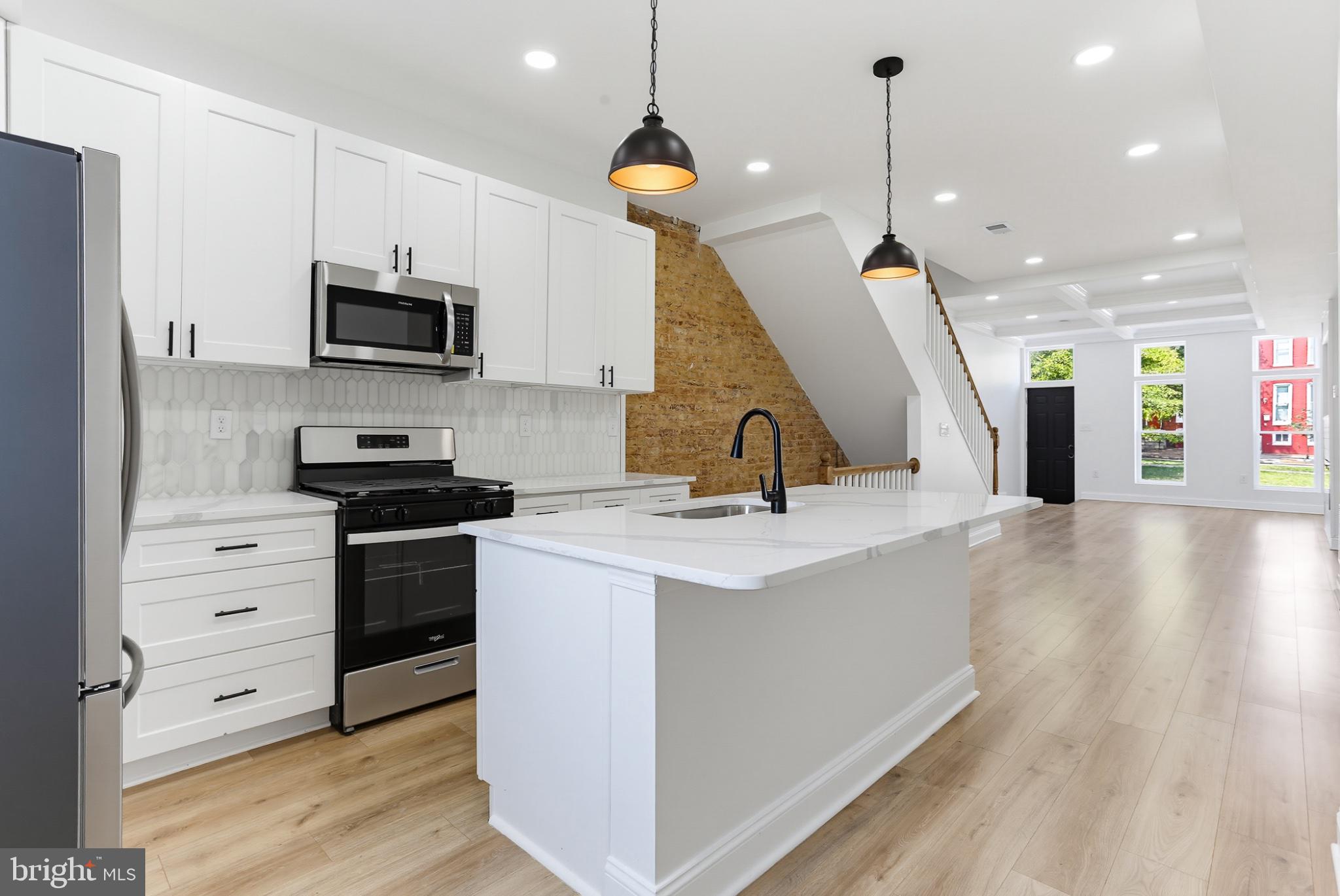 BROADWAY EAST - Residential
