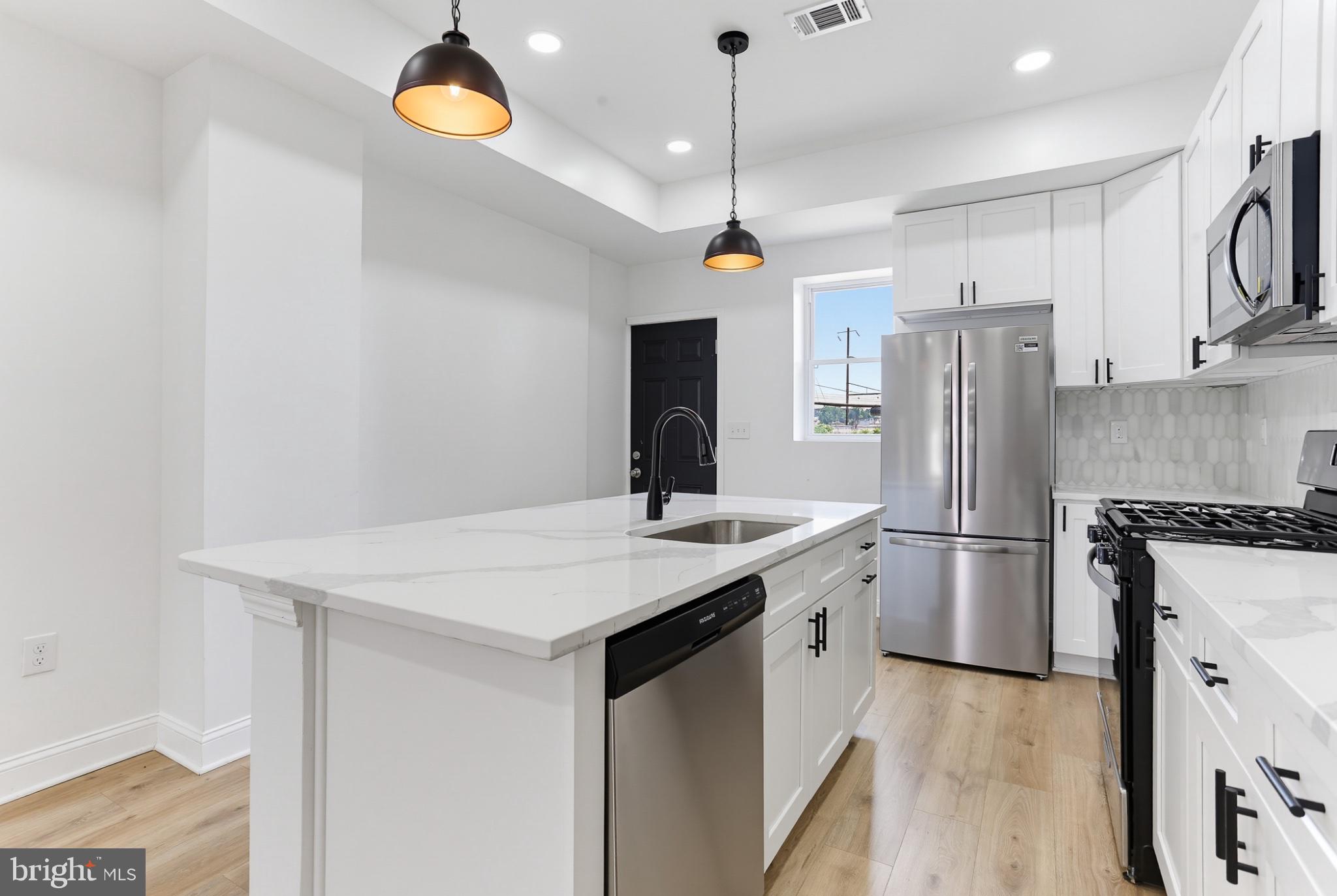 BROADWAY EAST - Residential