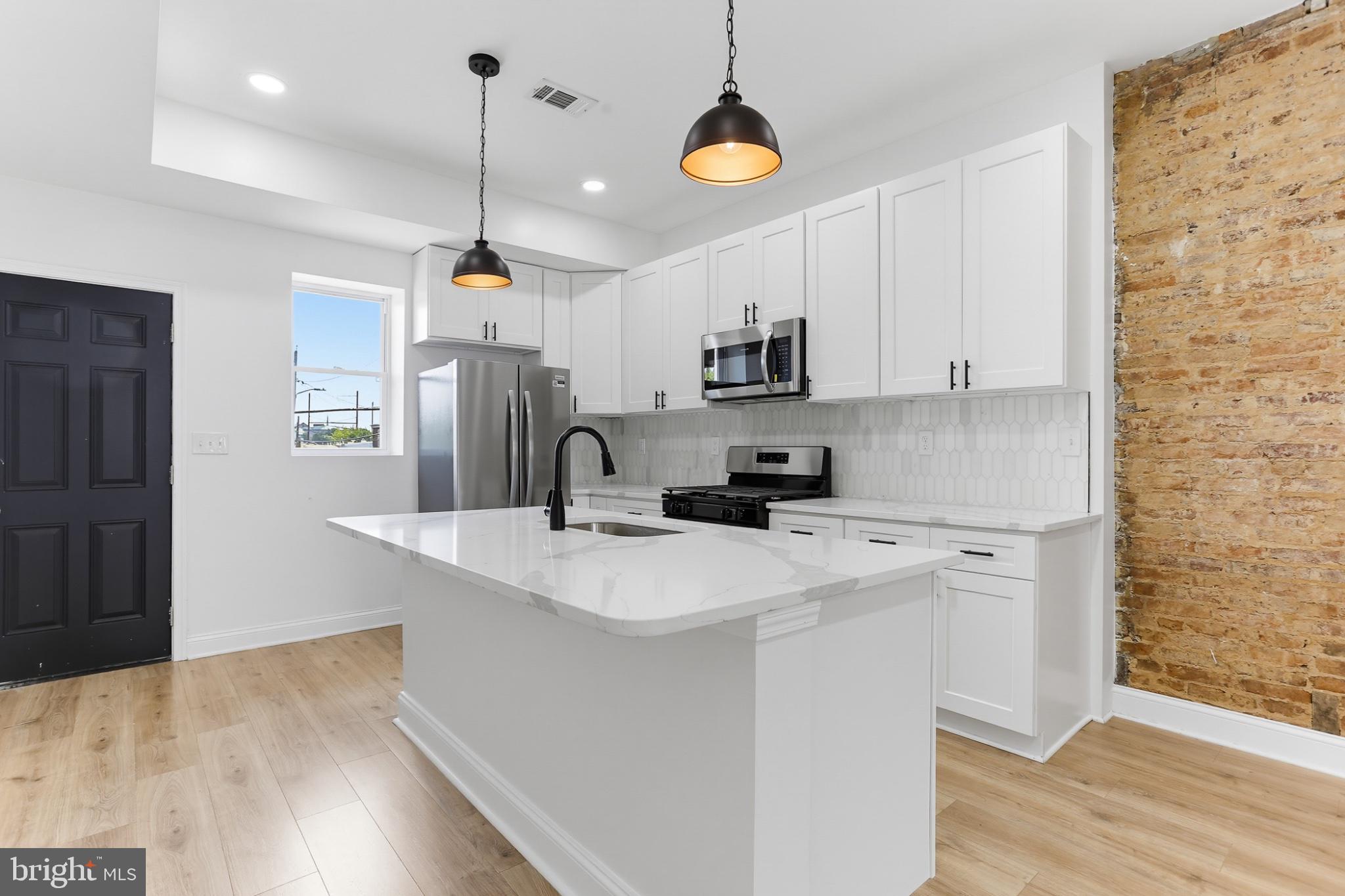 BROADWAY EAST - Residential