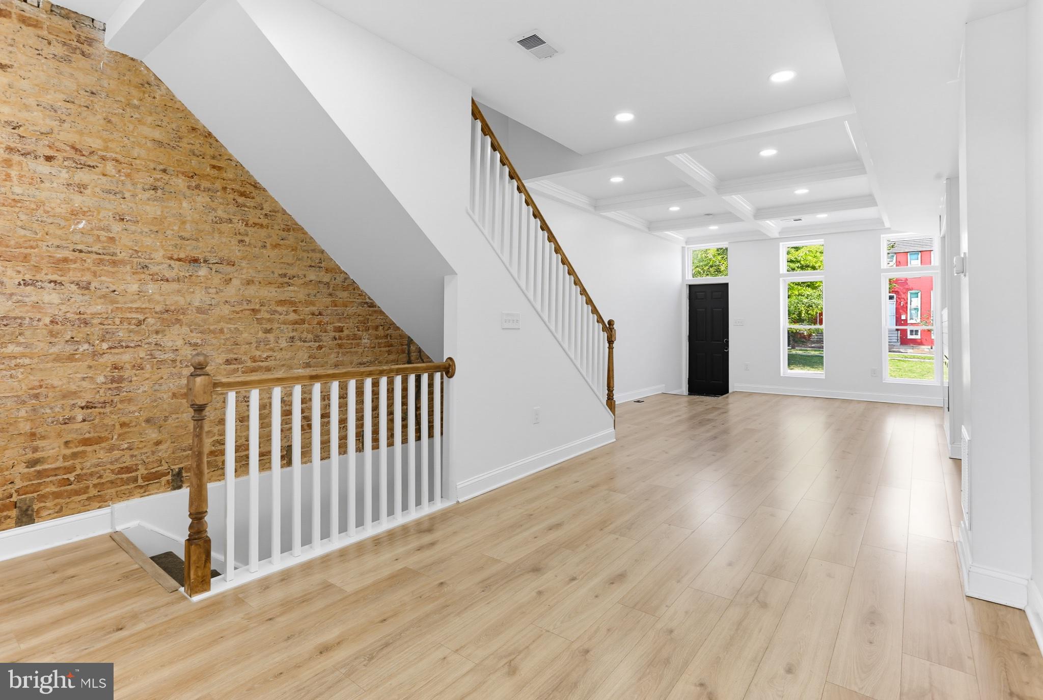 BROADWAY EAST - Residential