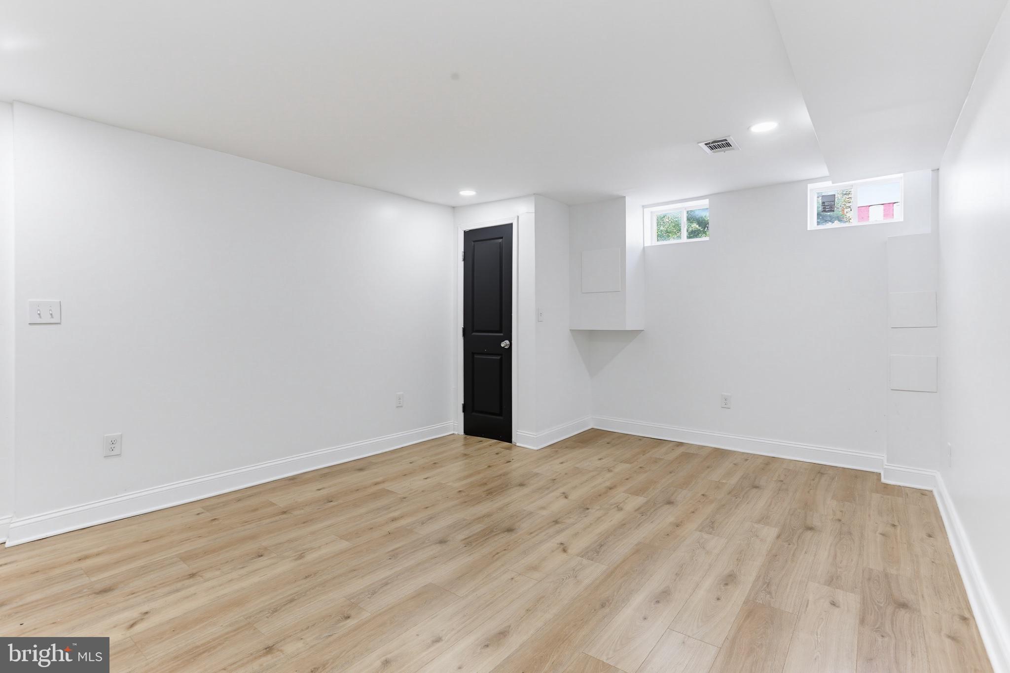 BROADWAY EAST - Residential