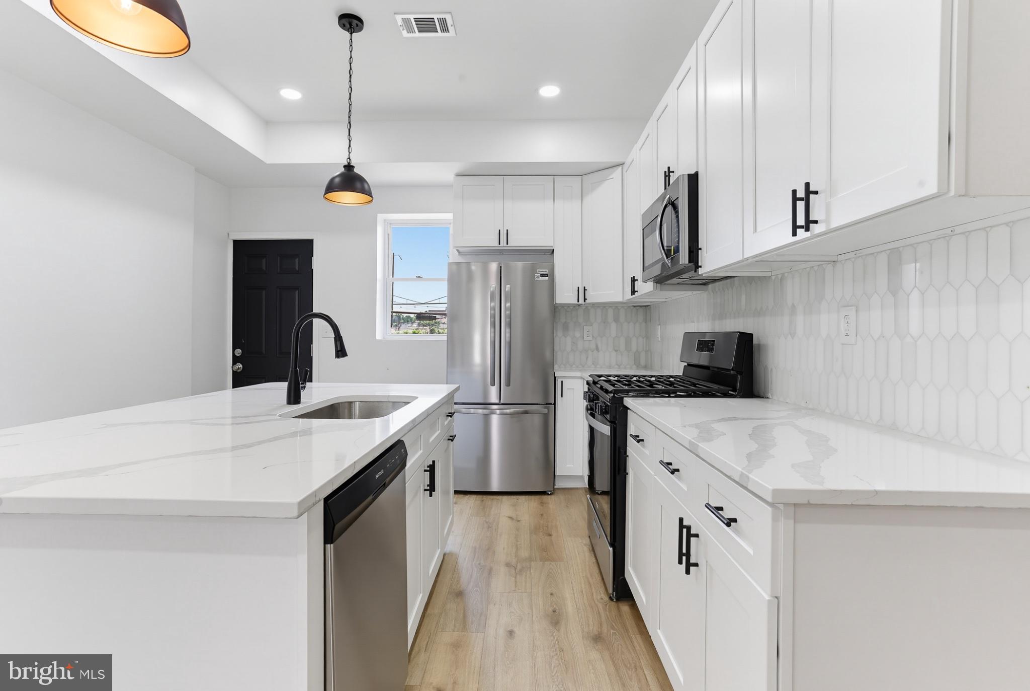 BROADWAY EAST - Residential
