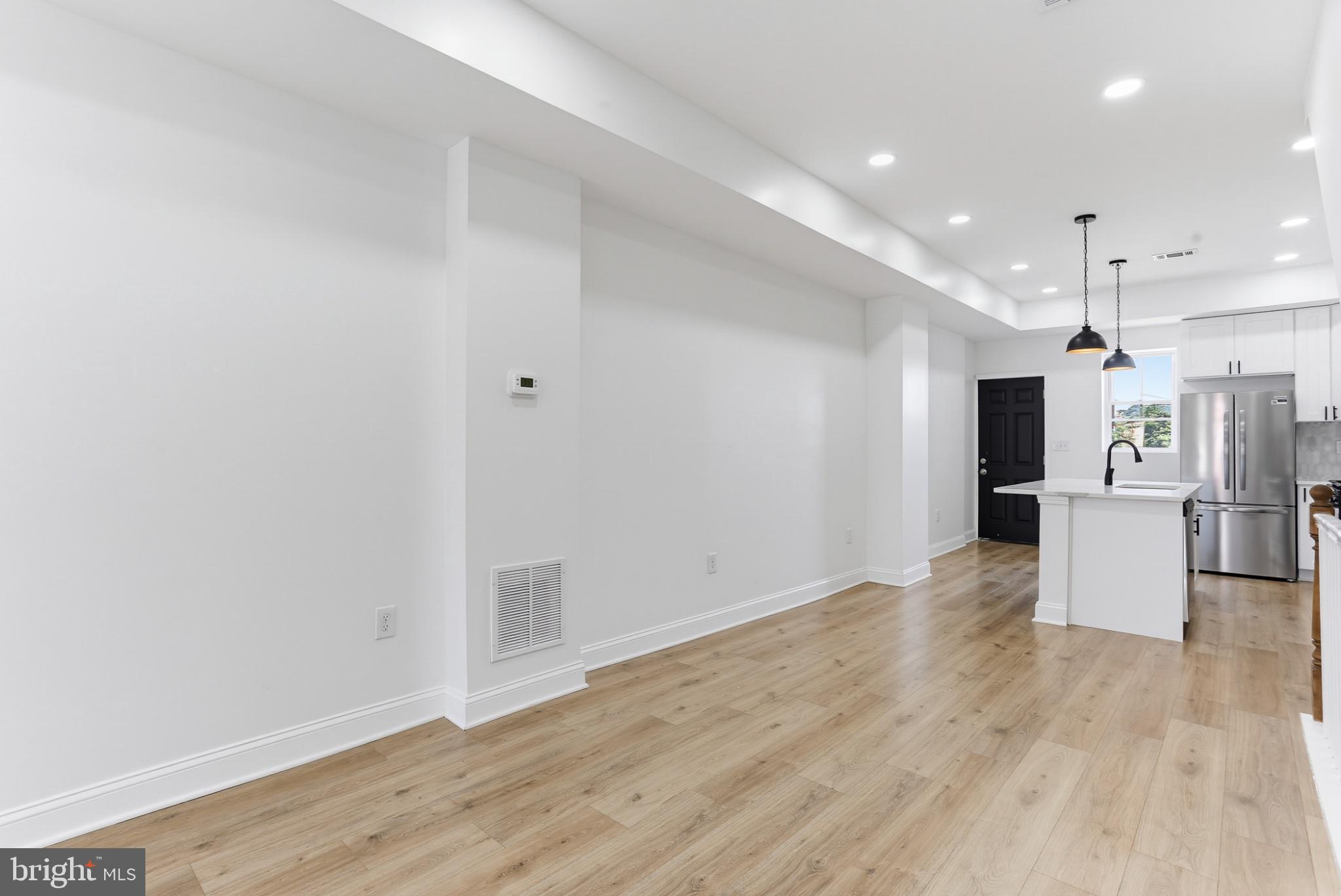 BROADWAY EAST - Residential