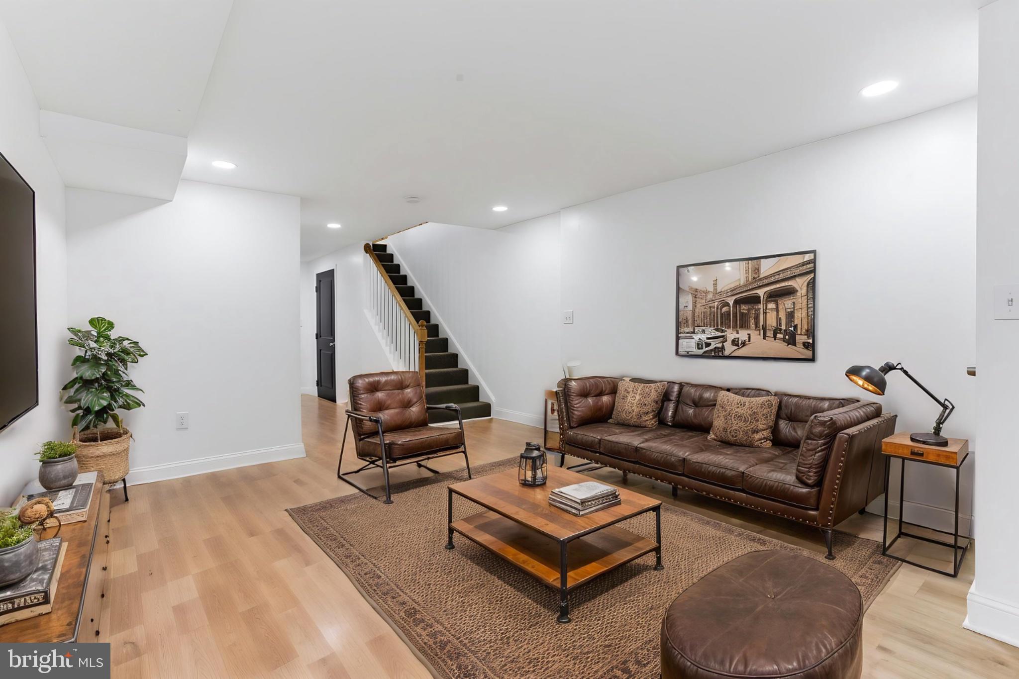 BROADWAY EAST - Residential