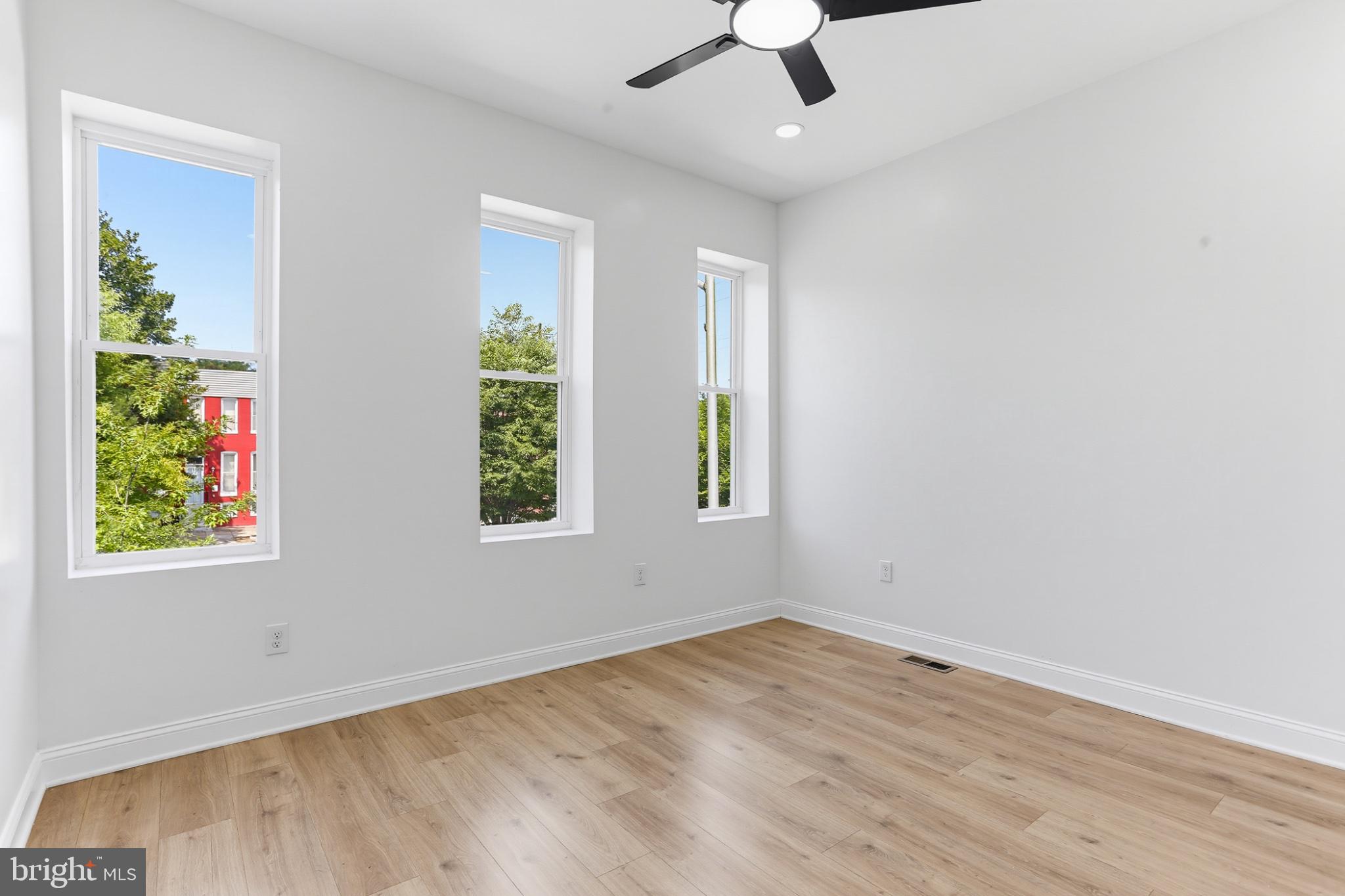 BROADWAY EAST - Residential
