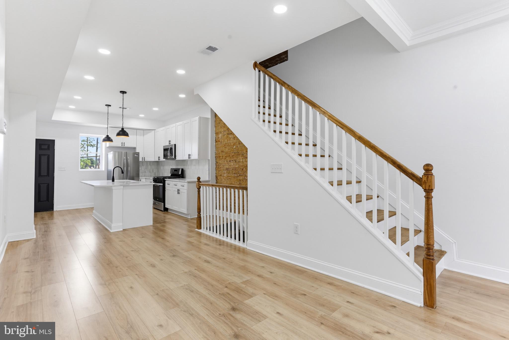 BROADWAY EAST - Residential