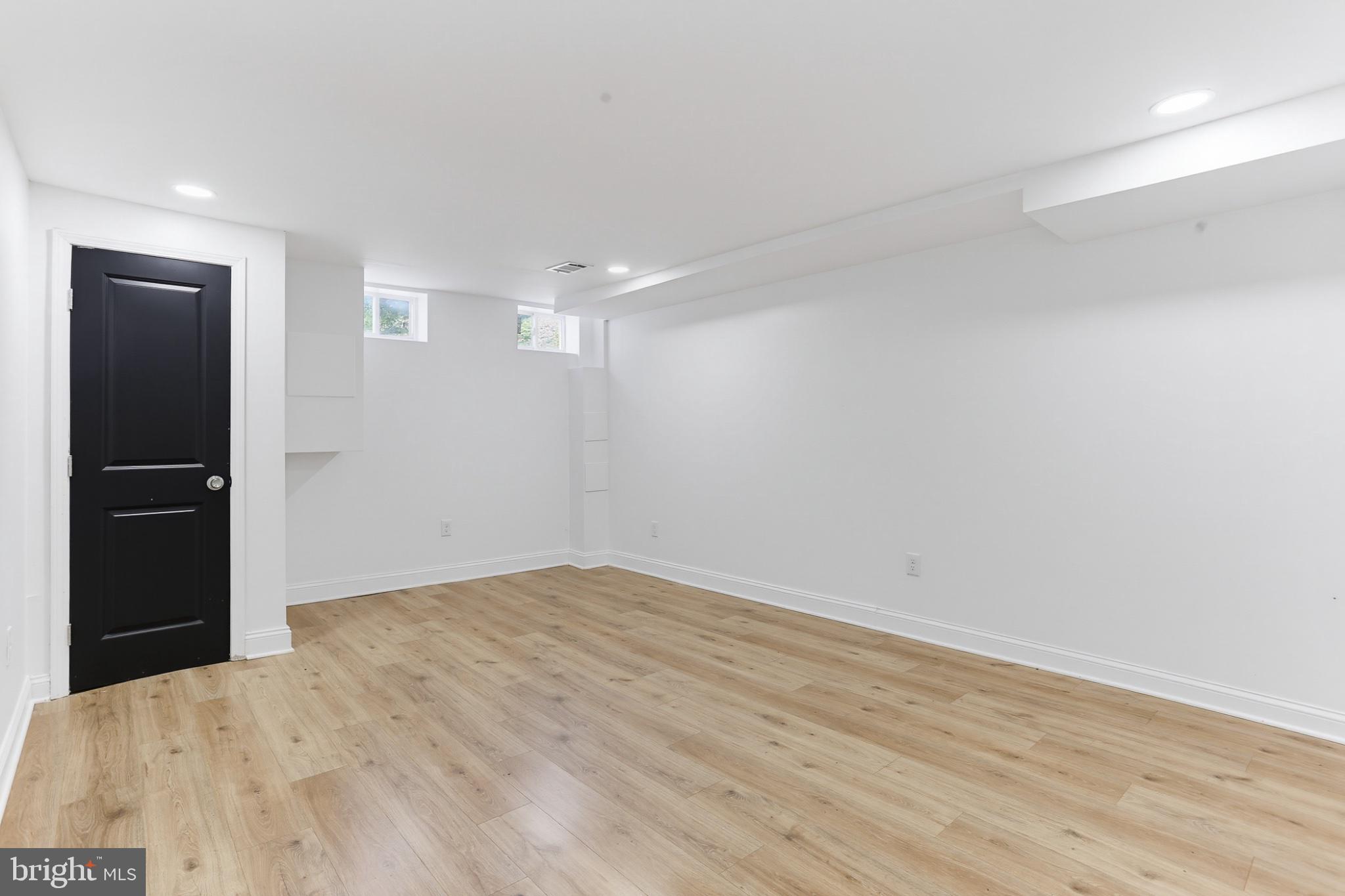 BROADWAY EAST - Residential