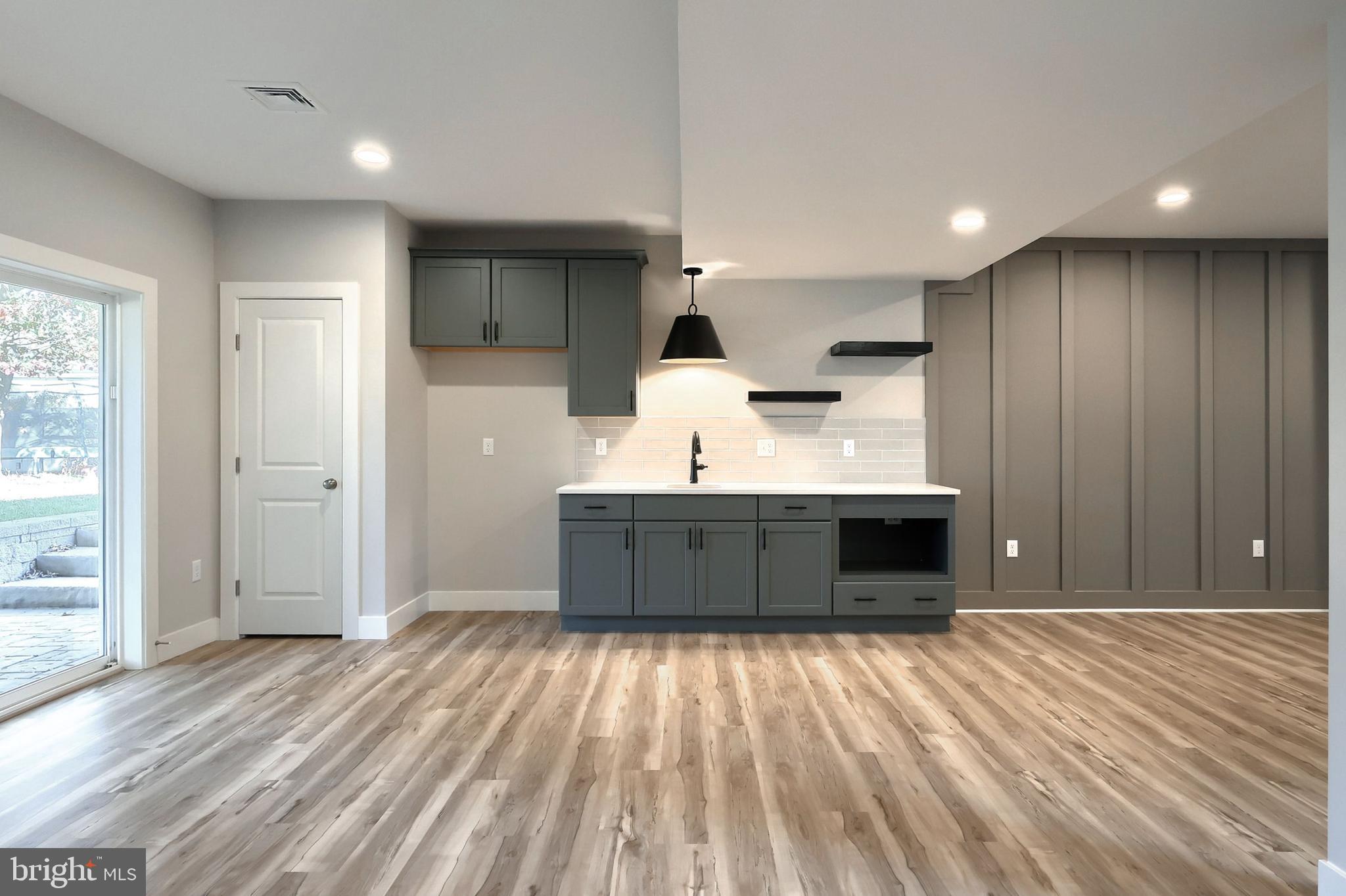 WALTON HILL - Residential