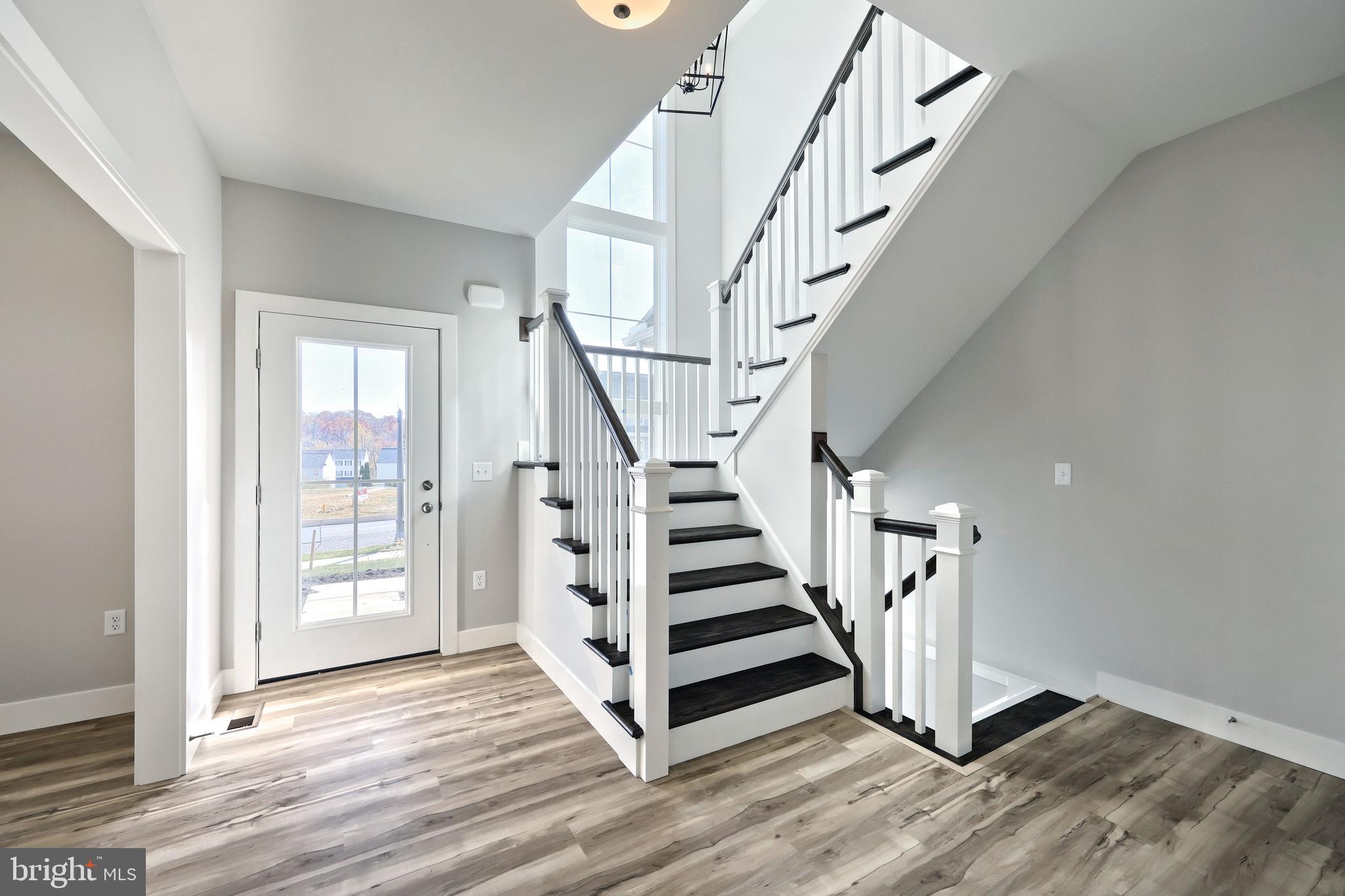 WALTON HILL - Residential