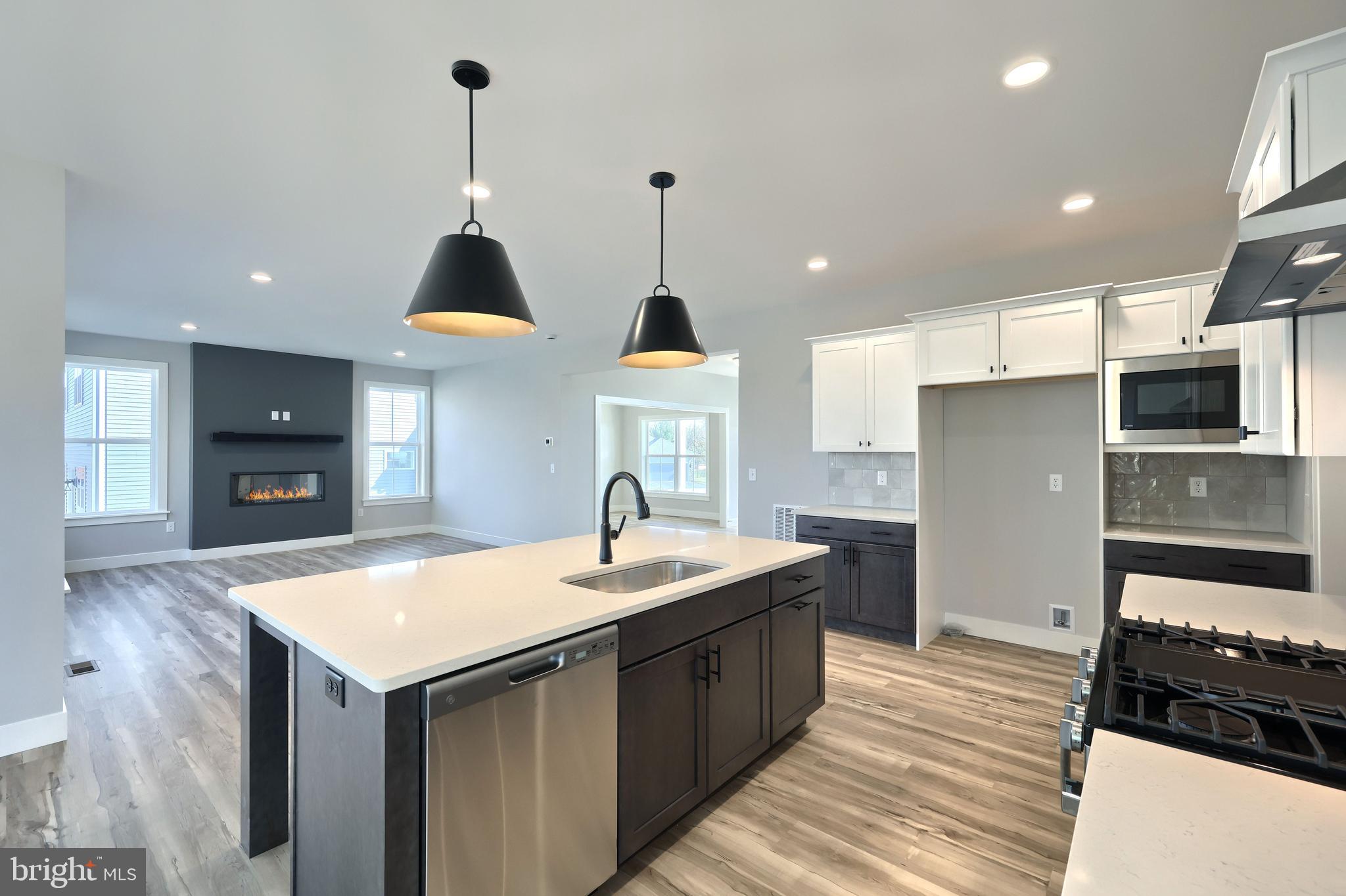 WALTON HILL - Residential