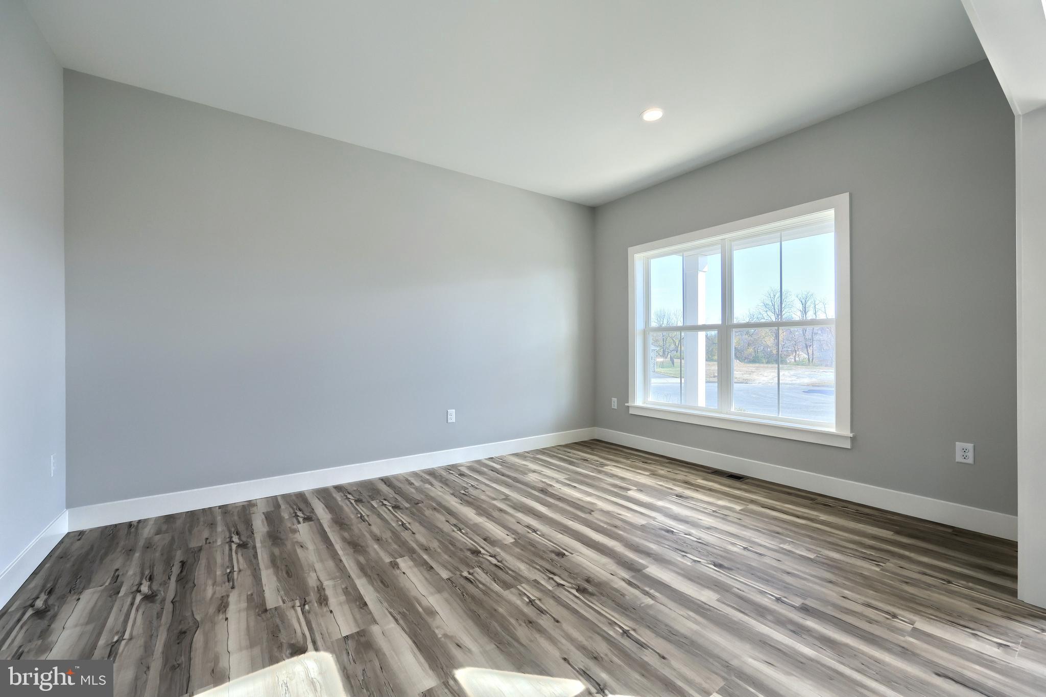 WALTON HILL - Residential