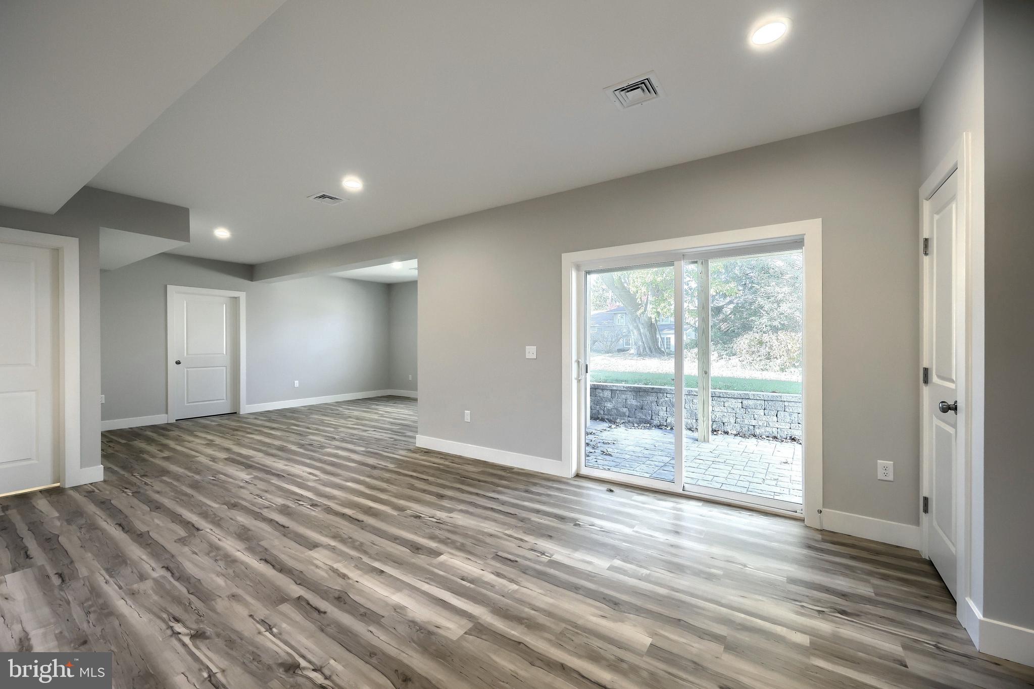 WALTON HILL - Residential