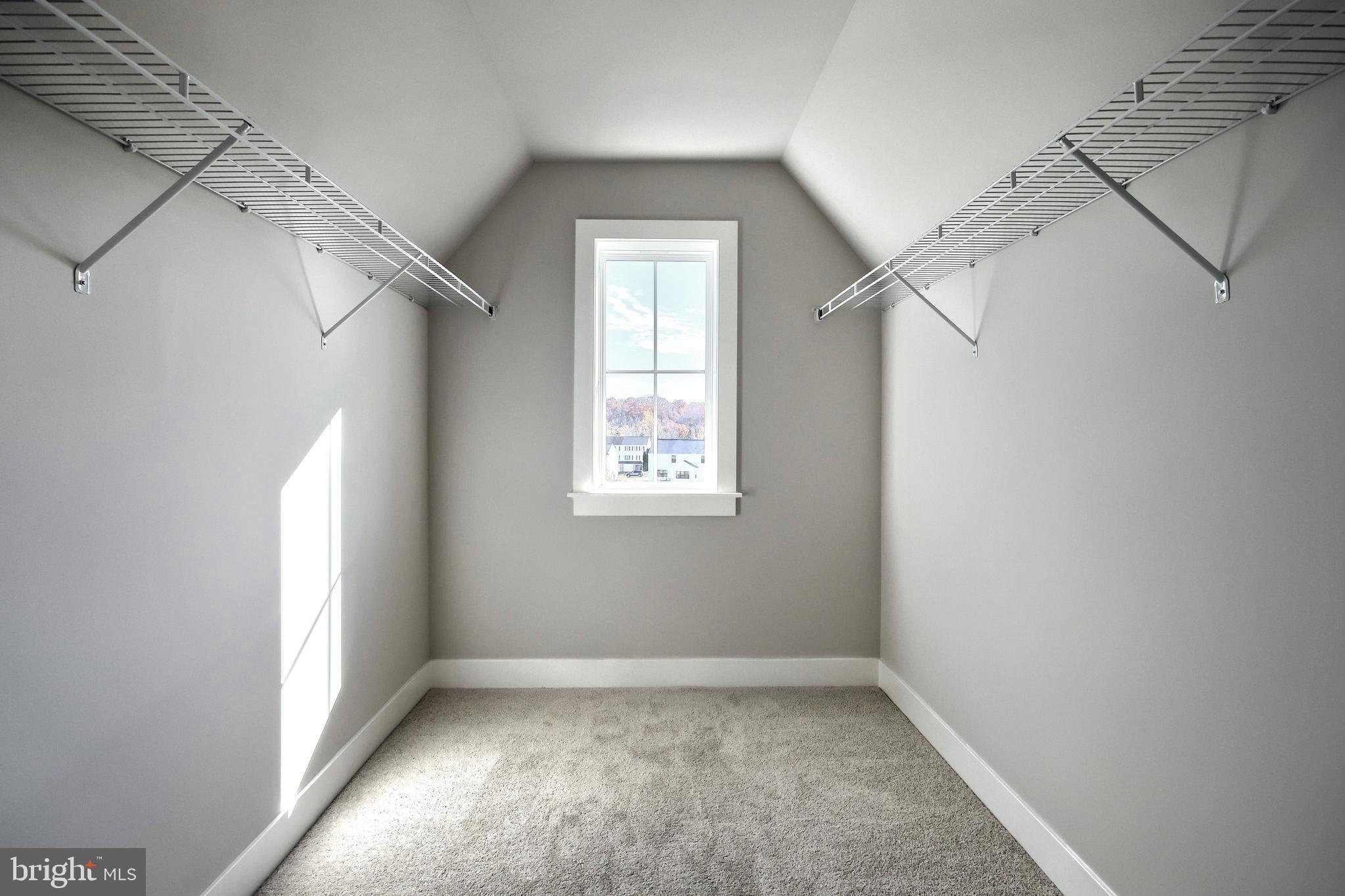 WALTON HILL - Residential
