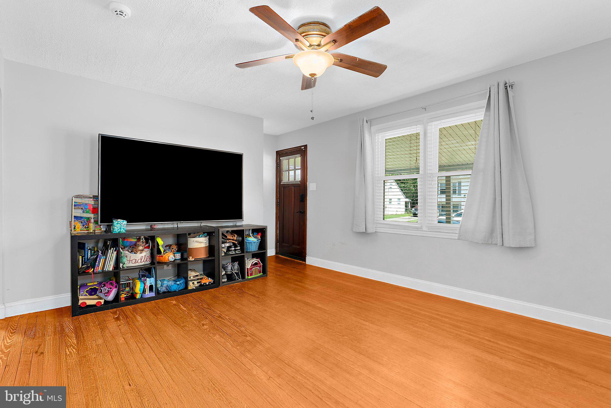 RIVIERA BEACH - Residential