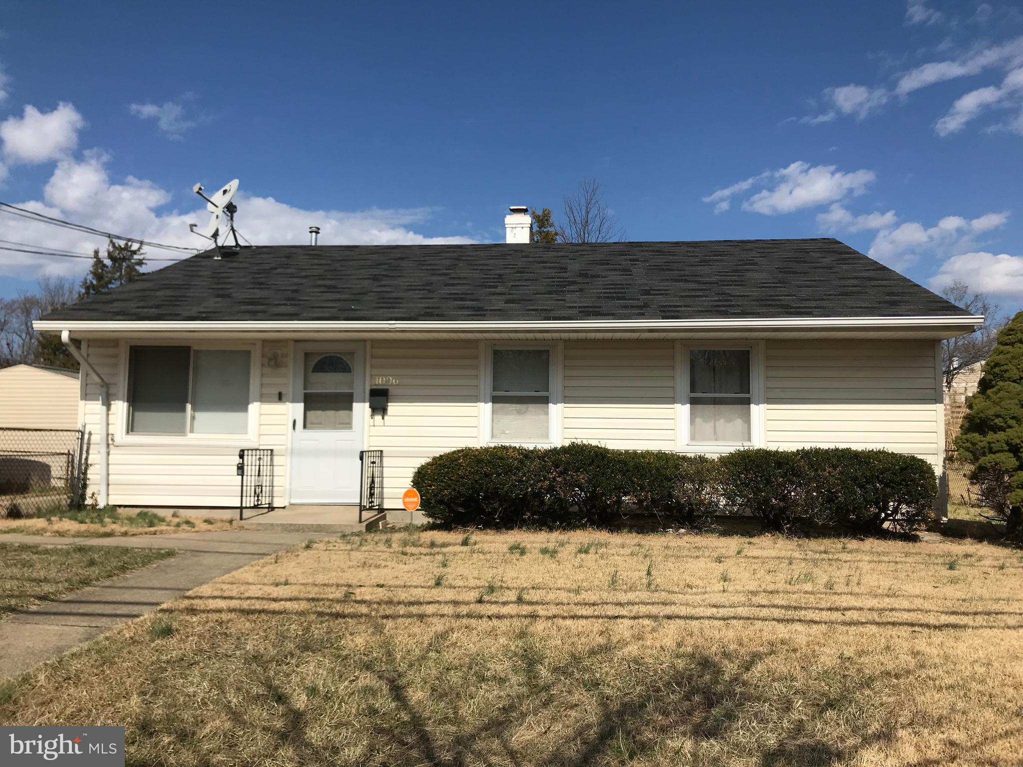 Great starter home!  Just minutes to the National Harbor, Joint Base Andrews or Joint Base Anacostia-Bolling!  3 bedroom 1 bath rambler on nice size lot. Bathroom is updated with new flooring, surround and sink.  This house is ready for you to make it your own with a kitchen update.