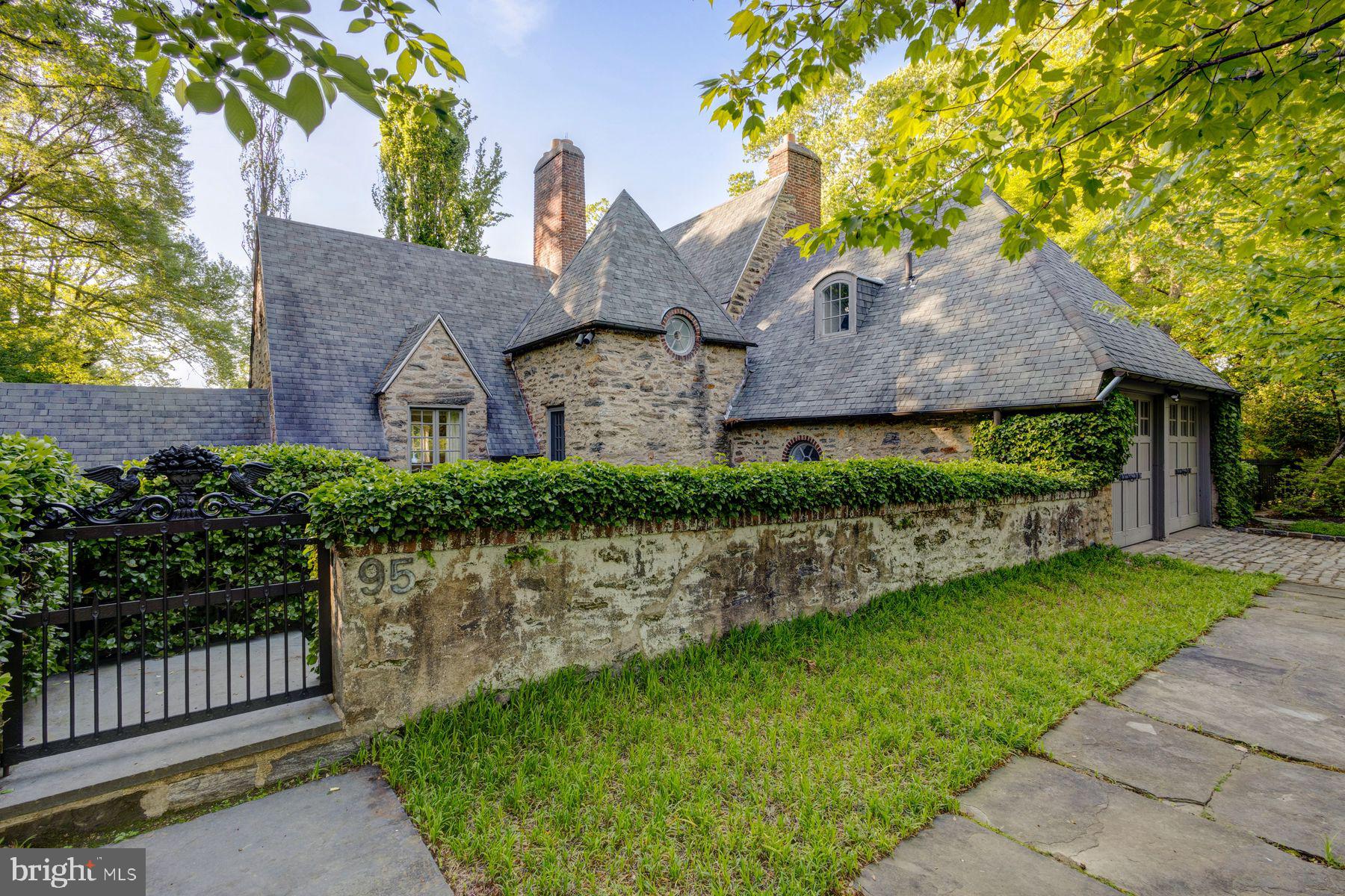 CHESTNUT HILL - Residential