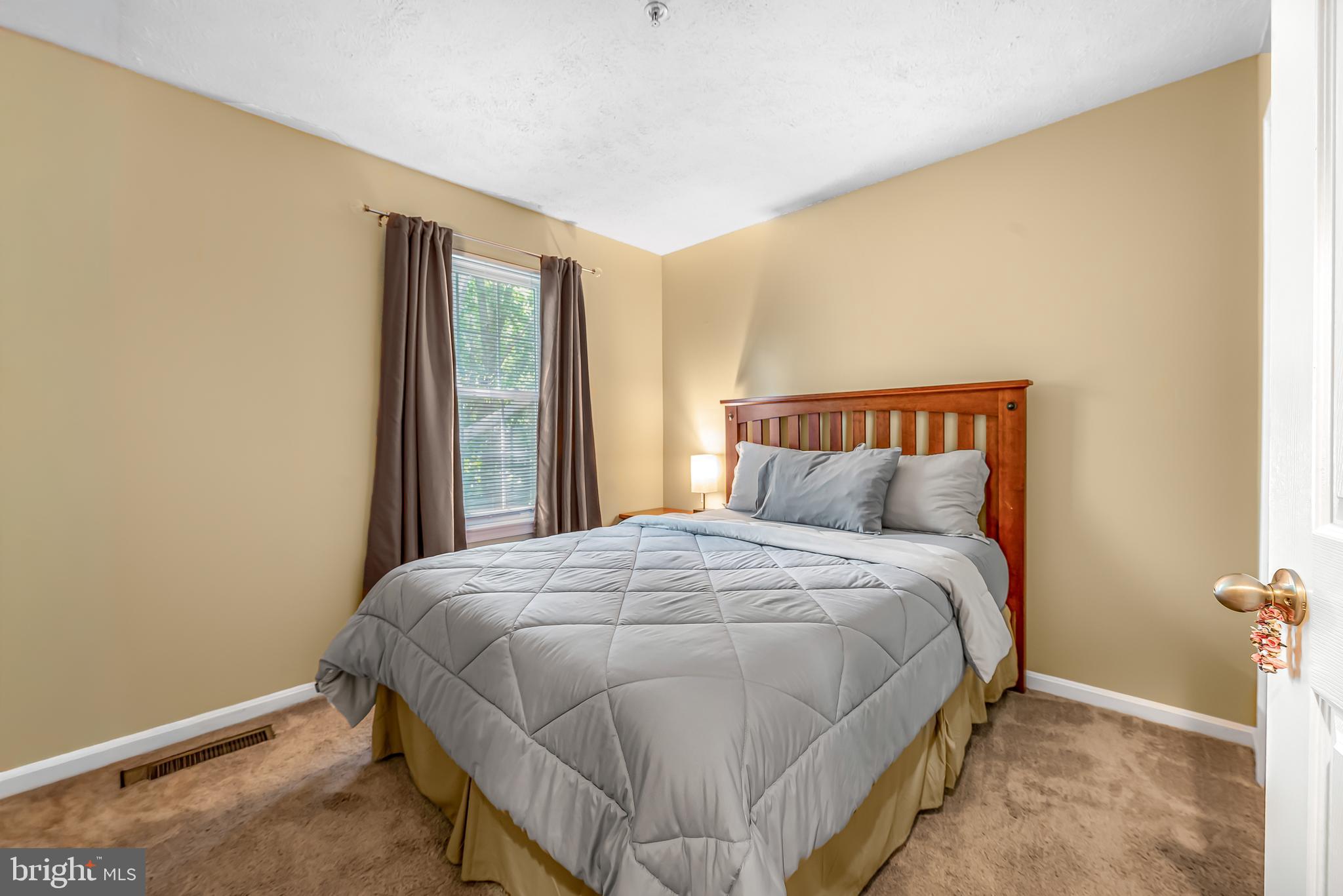 HILL OAKS - Residential