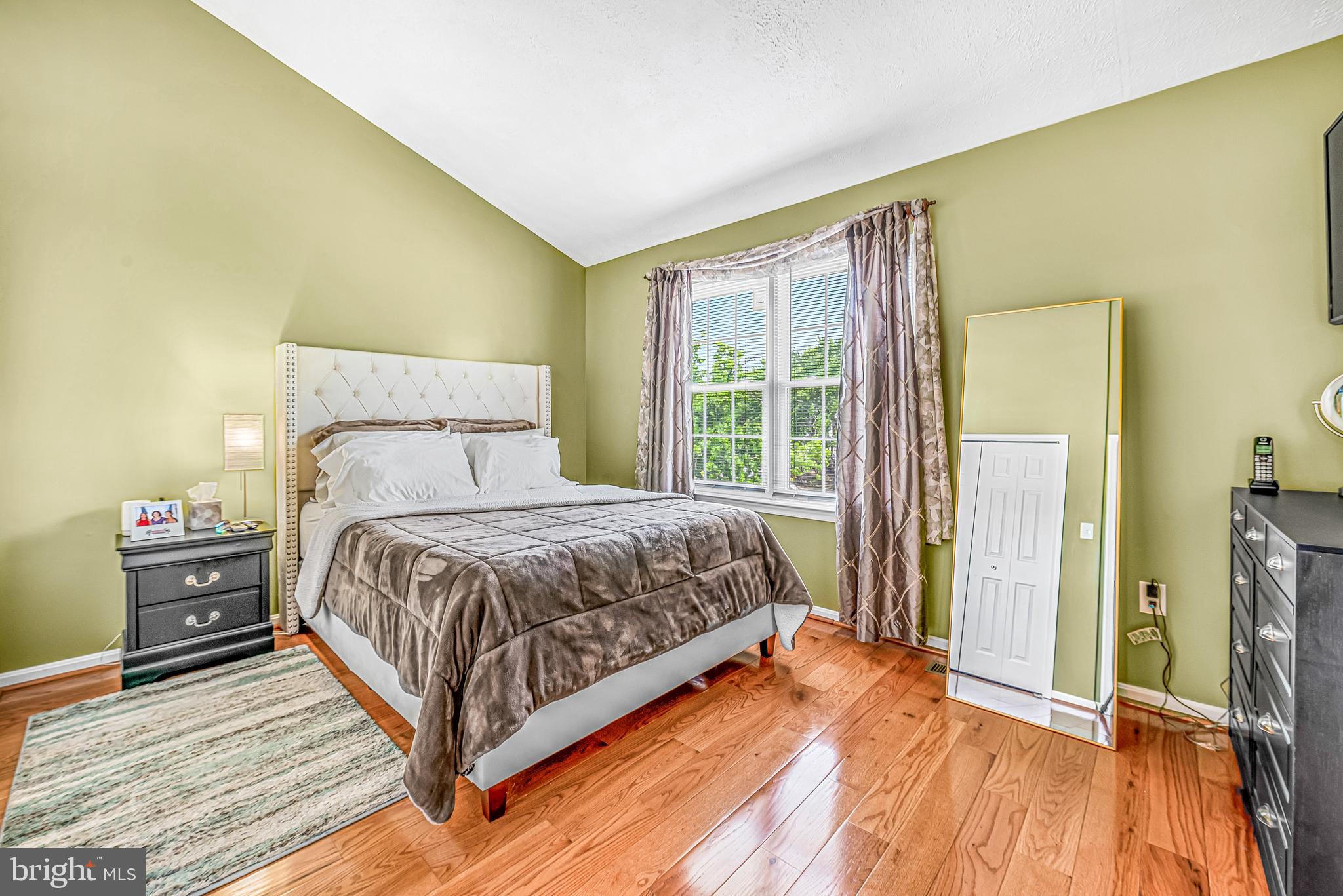 HILL OAKS - Residential