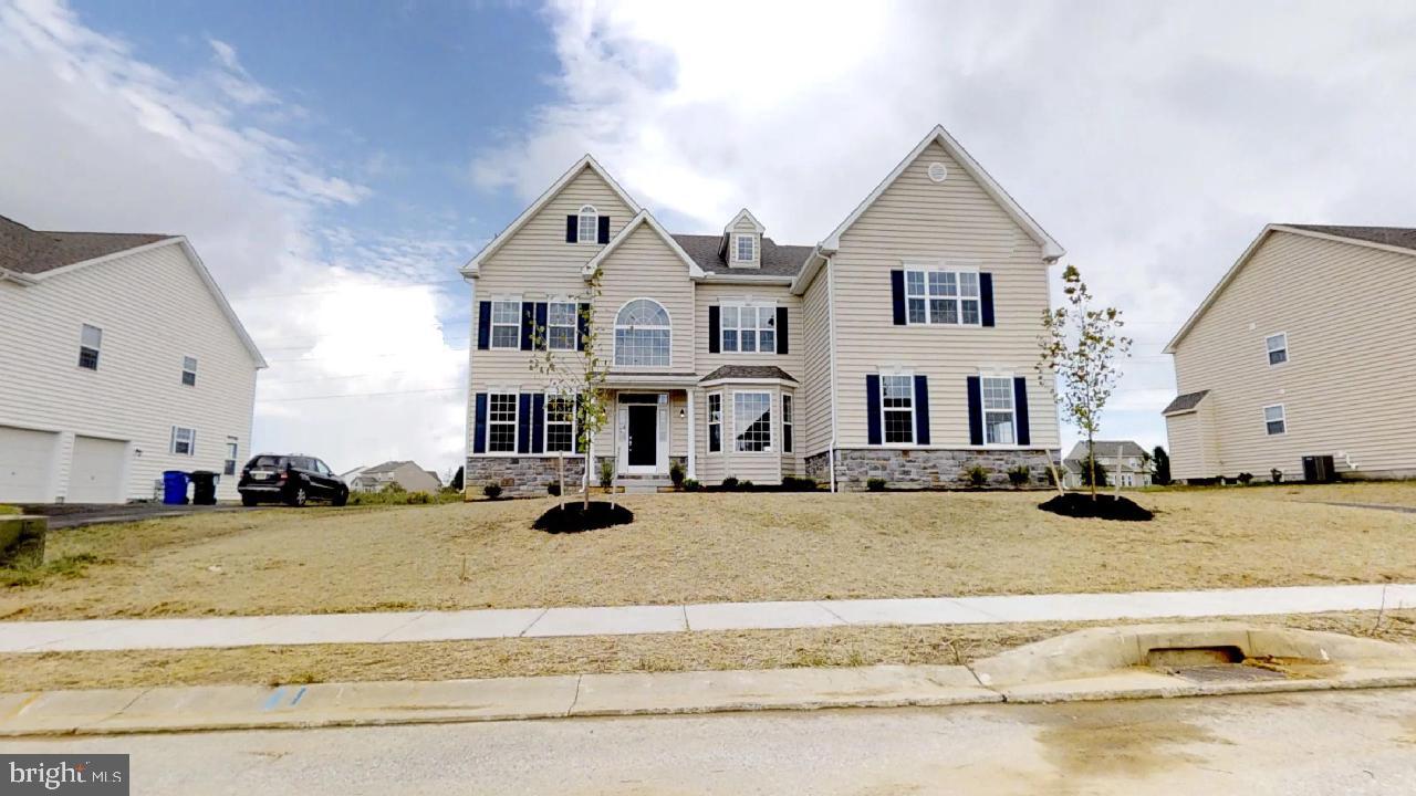 HIDDEN BROOK - Residential