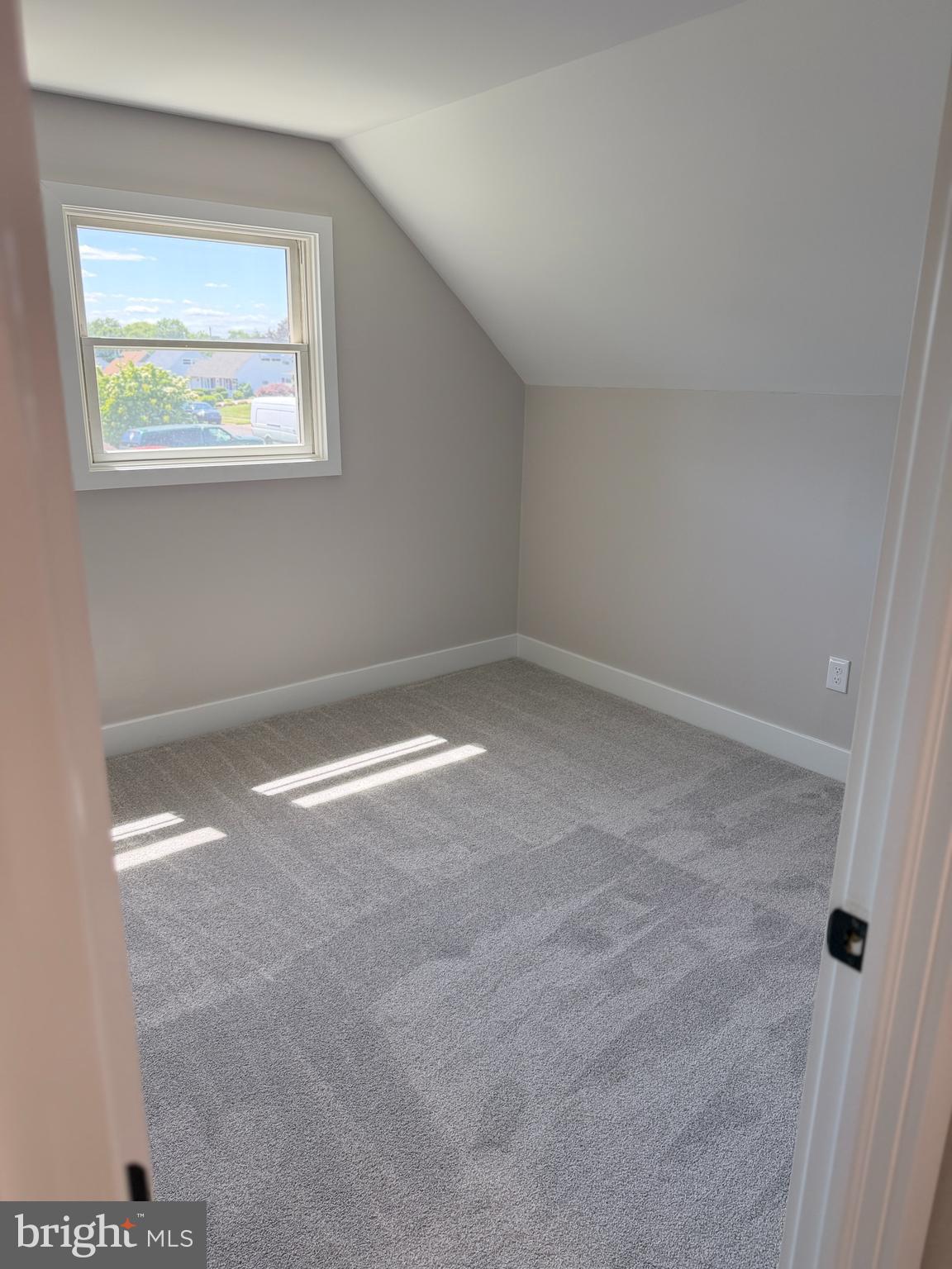 TWIN OAKS - Residential