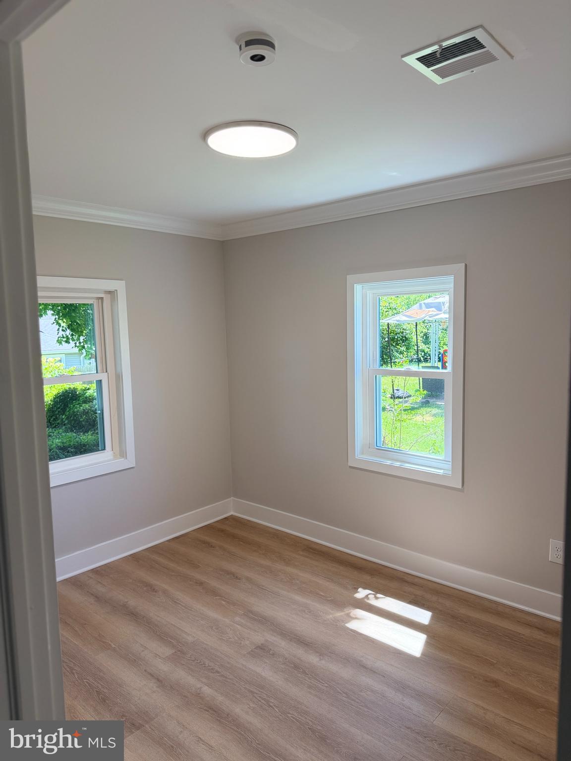 TWIN OAKS - Residential