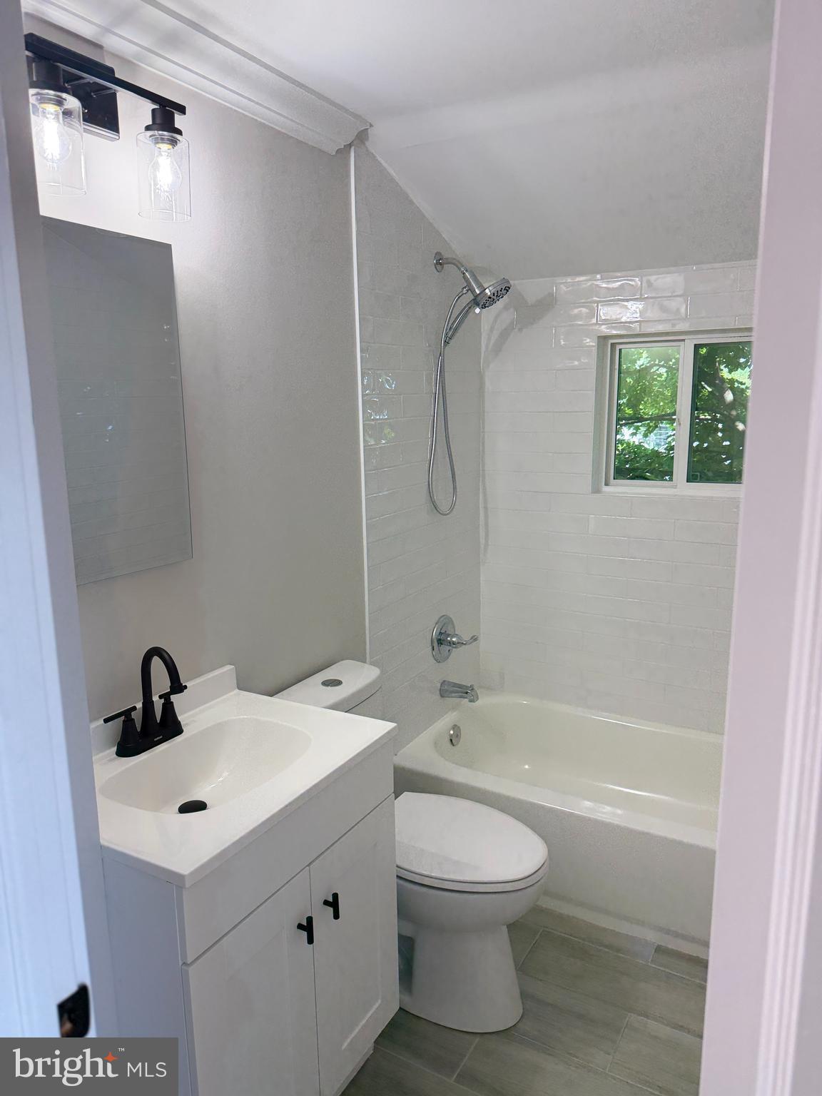 TWIN OAKS - Residential