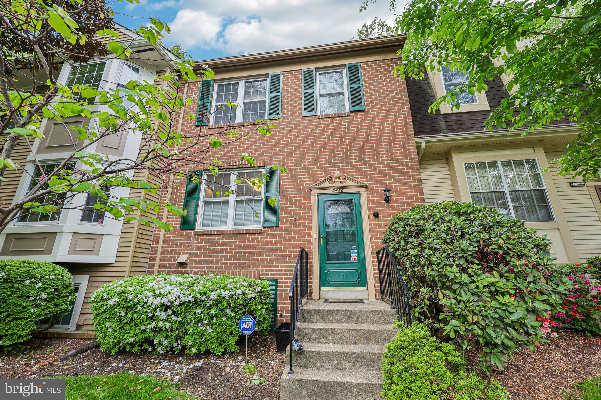 LAFAYETTE VILLAGE - Residential