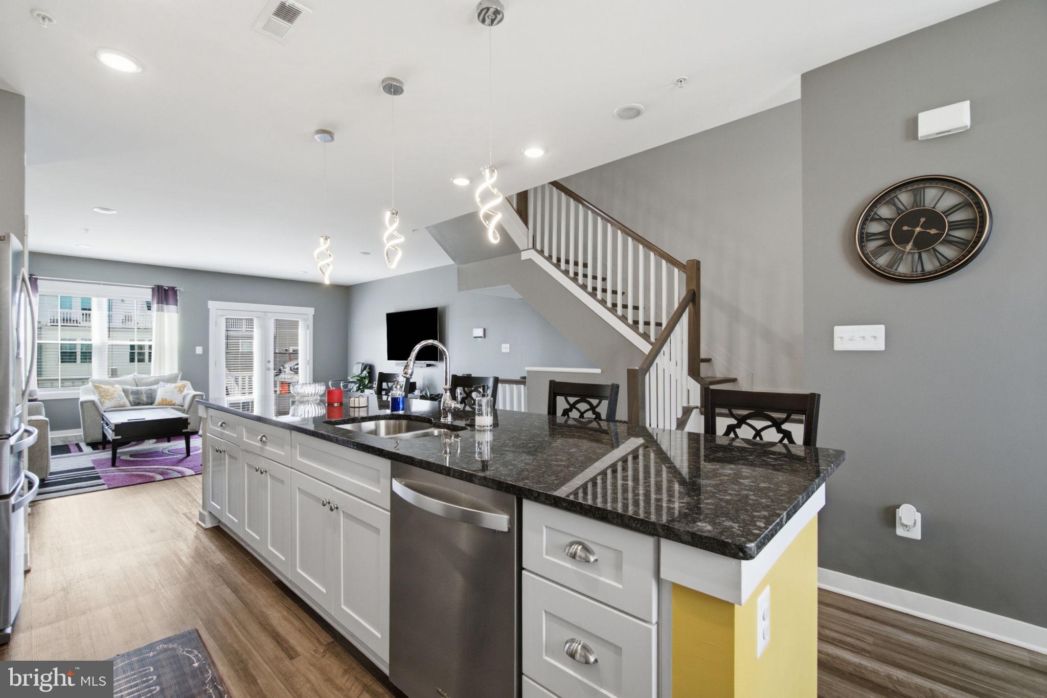 WAVERLEY VIEW - Residential