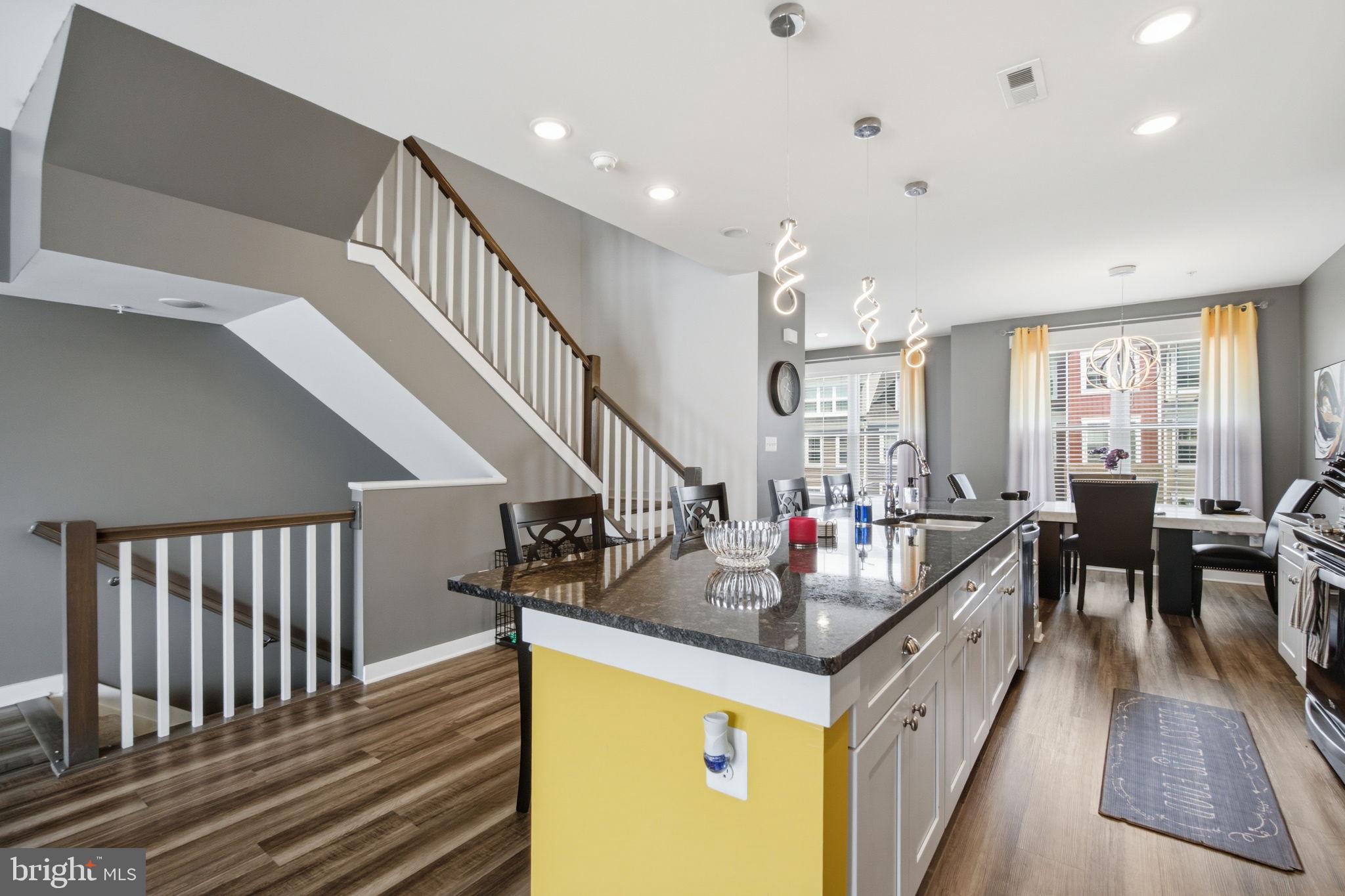 WAVERLEY VIEW - Residential