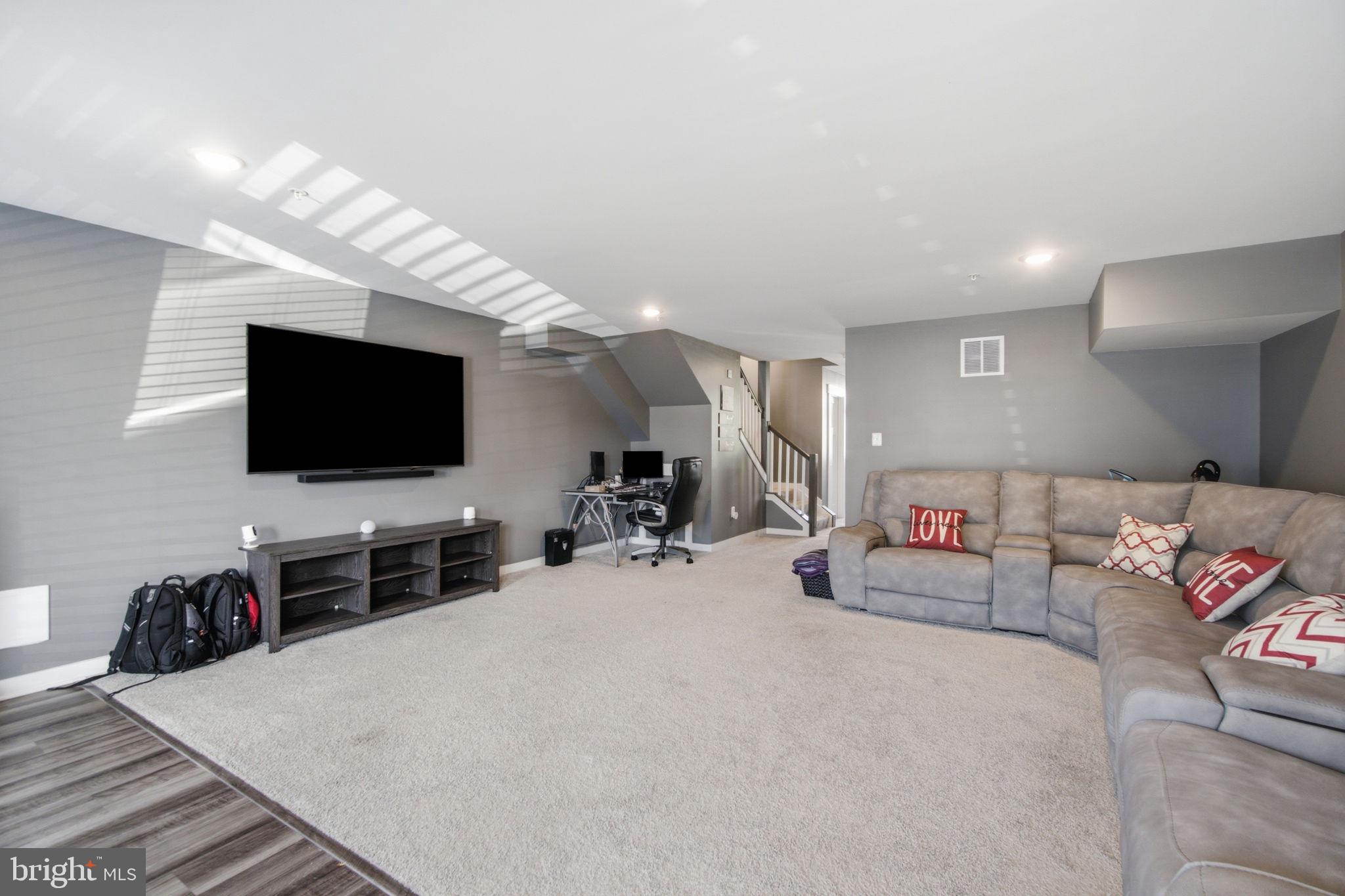 WAVERLEY VIEW - Residential