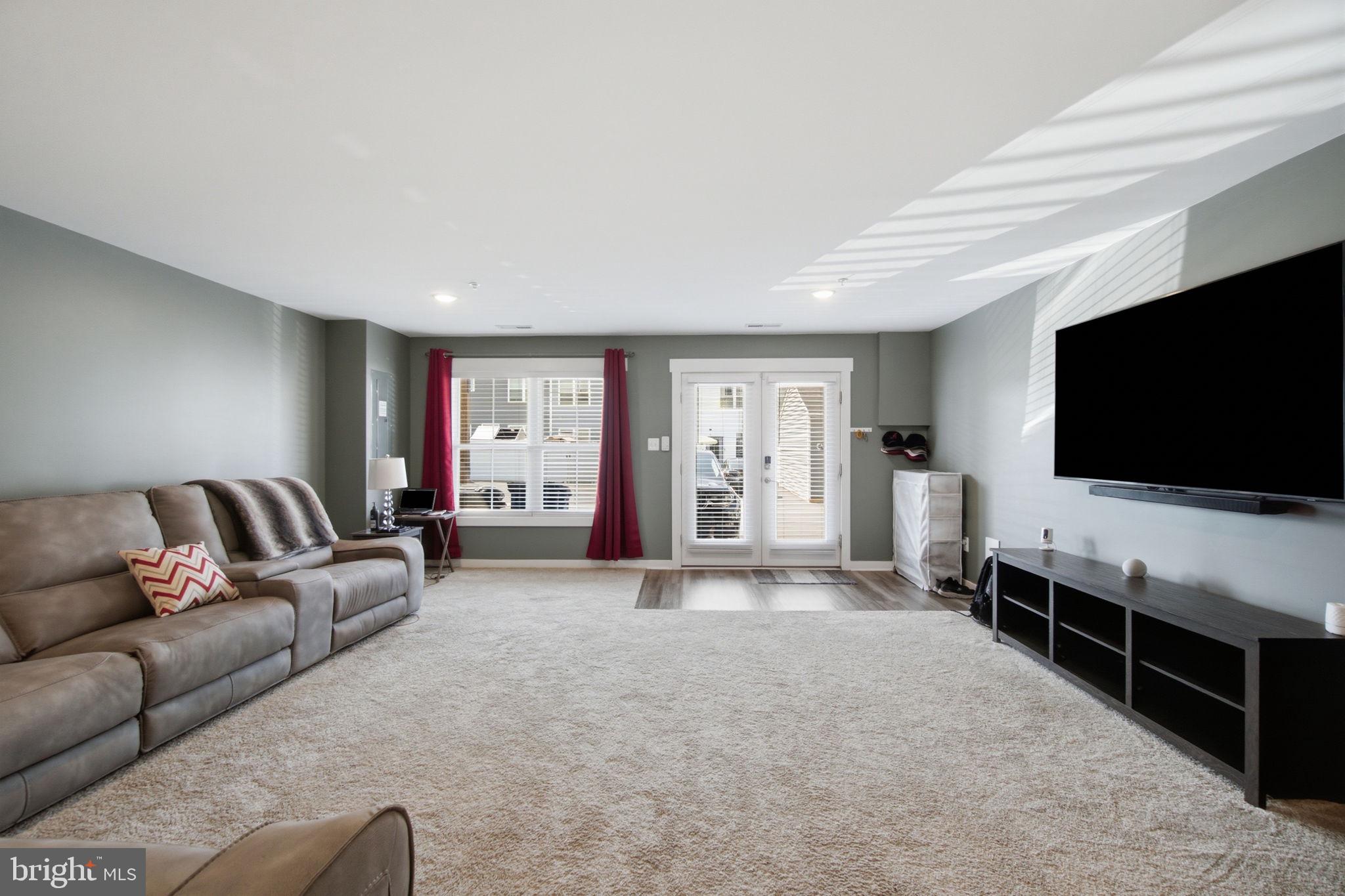WAVERLEY VIEW - Residential