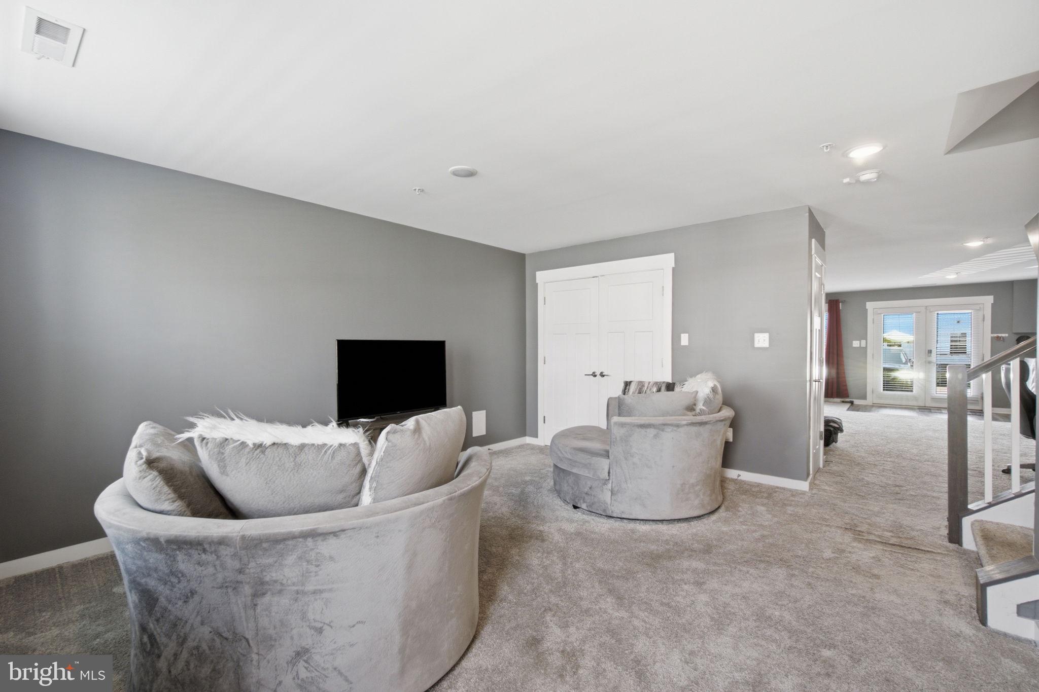 WAVERLEY VIEW - Residential