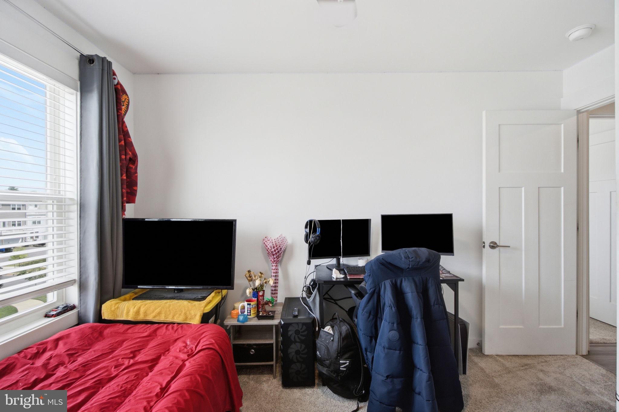WAVERLEY VIEW - Residential
