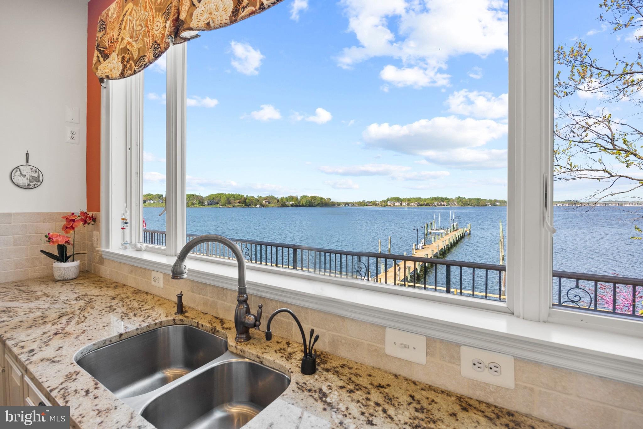 WILD ROSE SHORES - Residential