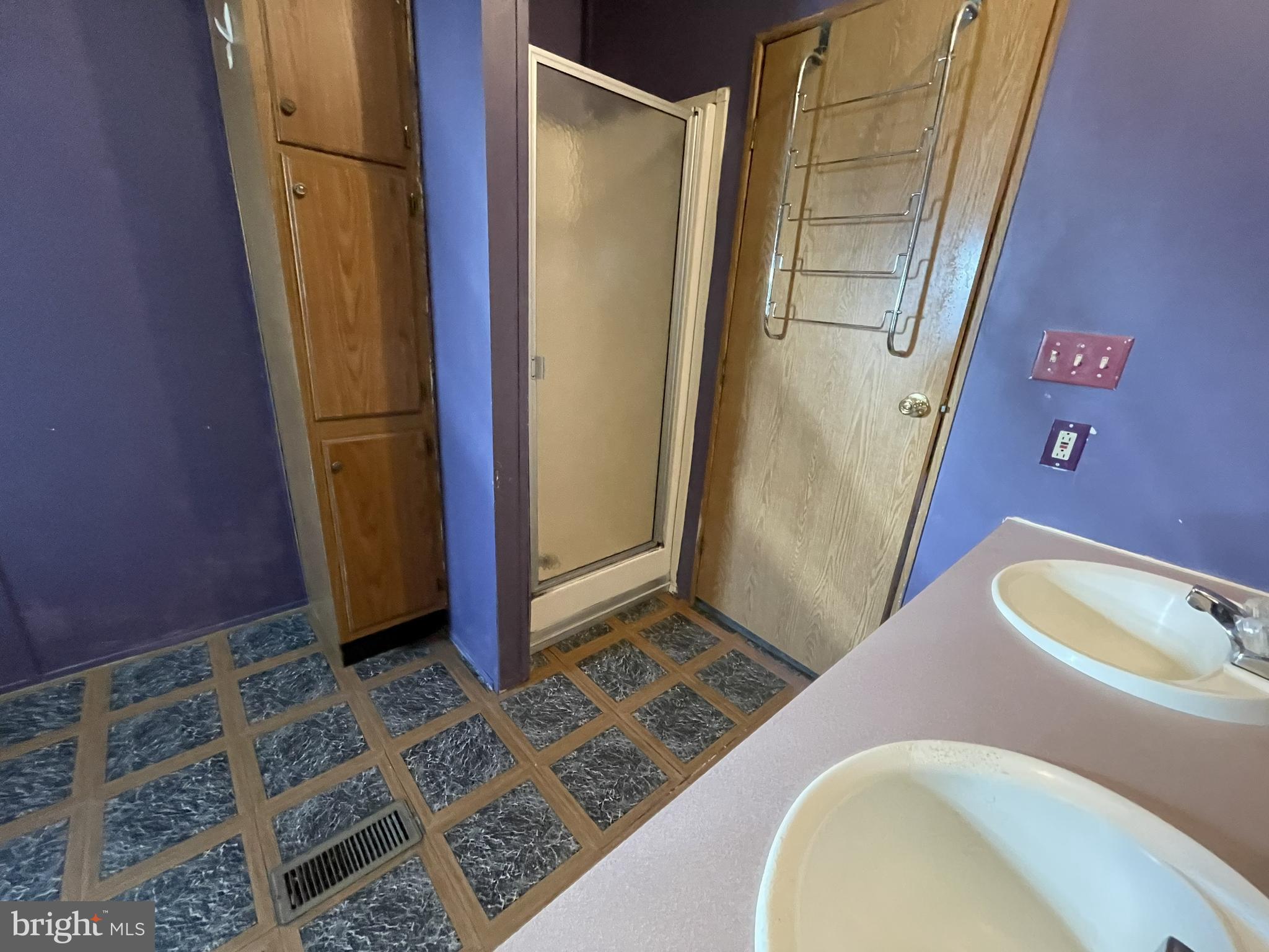 TWIN MAPLES MOBILE HOME P - Residential